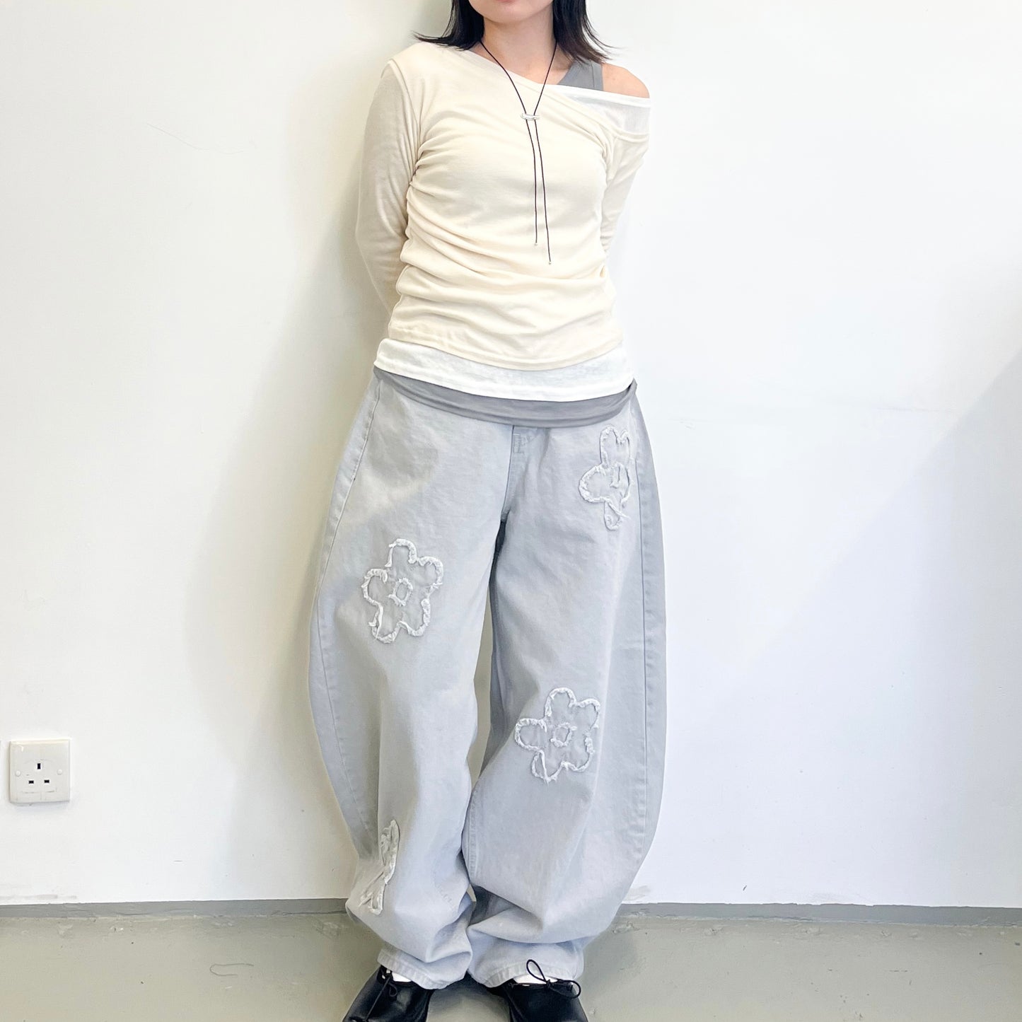 Special offer !! PT96- 錐形花花褲 | Light Grey ( S / M )