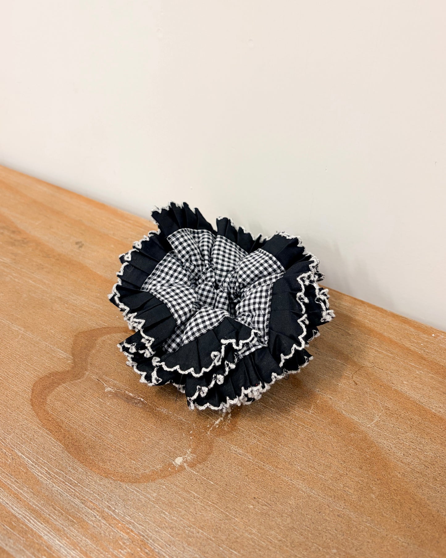AC285- 黑白格仔Ruffle橡筋圈 ( 橡筋圈體積較大不設平郵 )