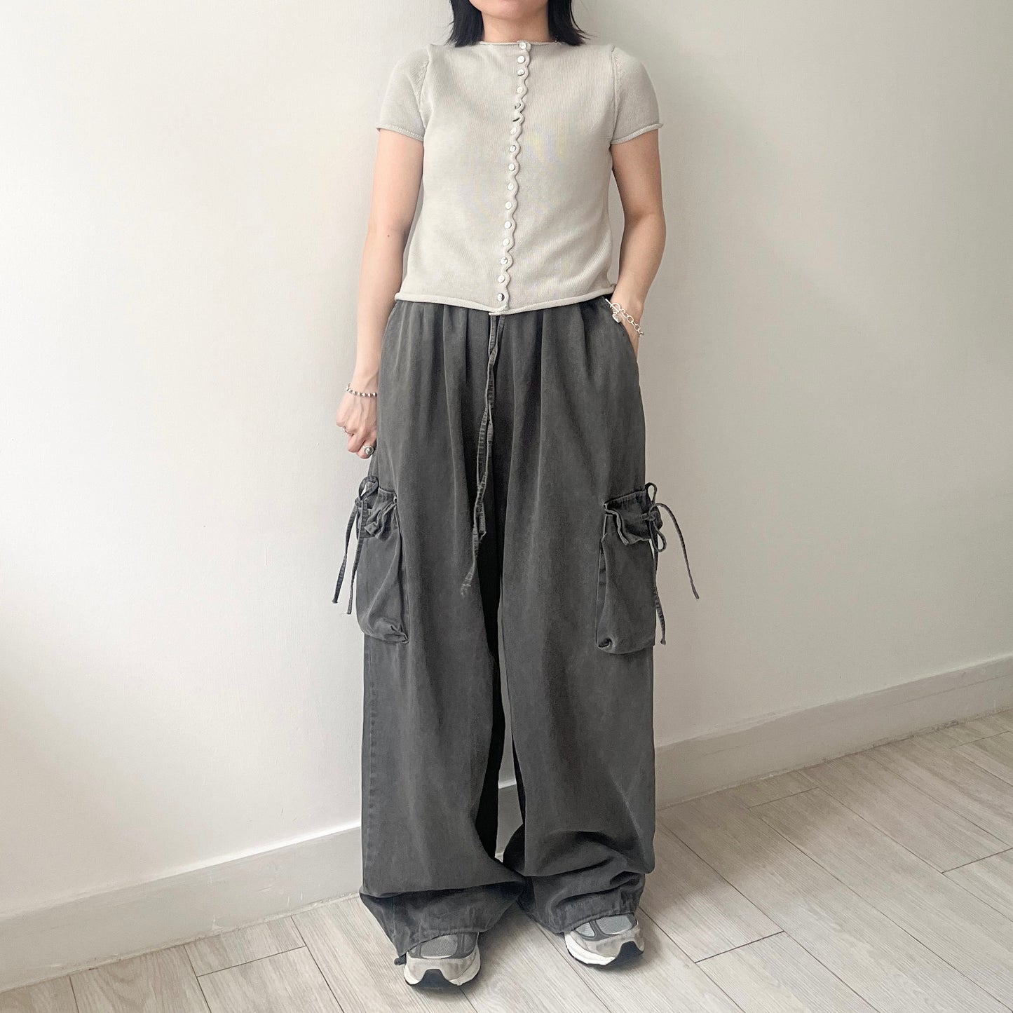 TP486- 可愛排鈕卷邊Top | Grey | Navy