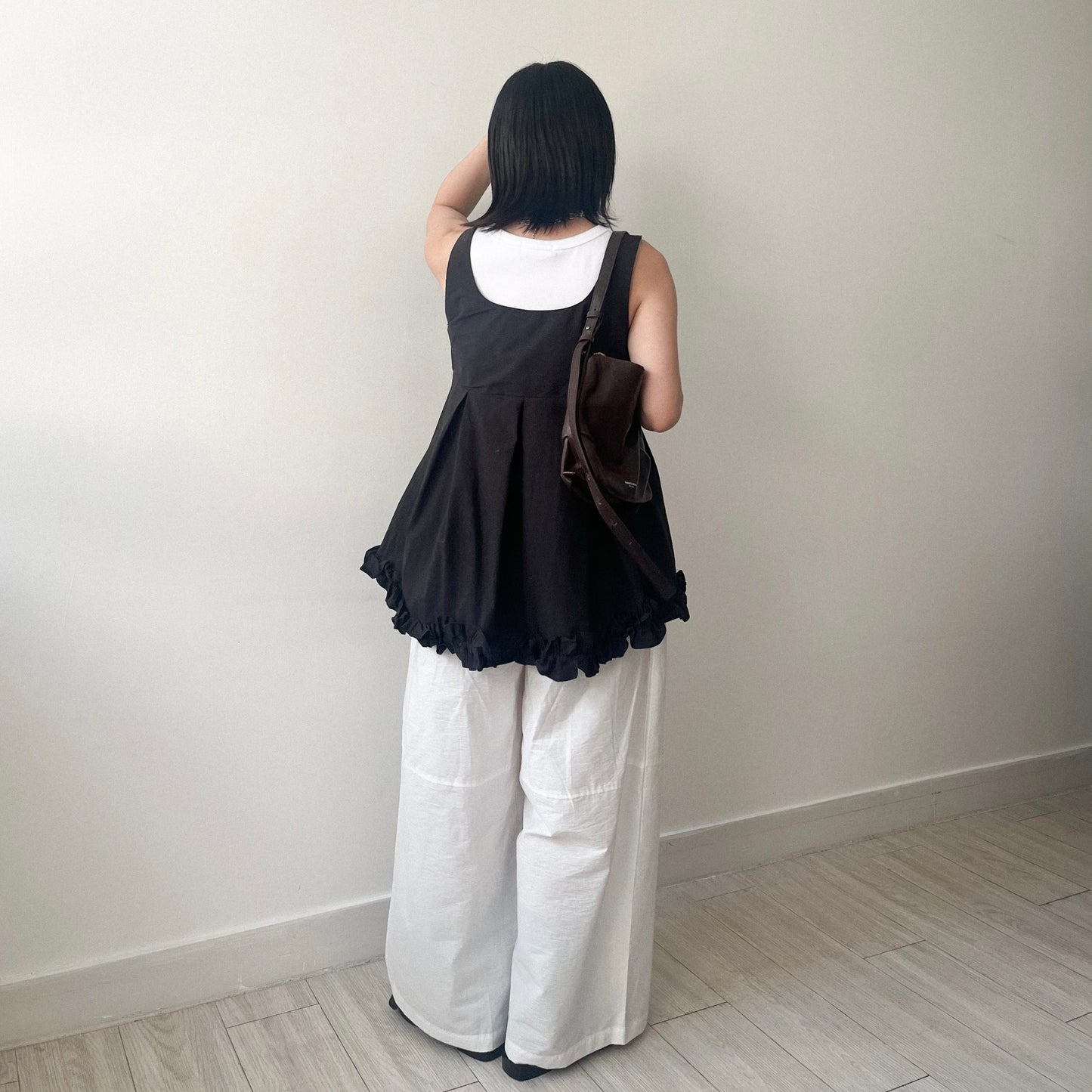 TP638- 方領Ruffles Vest | Black