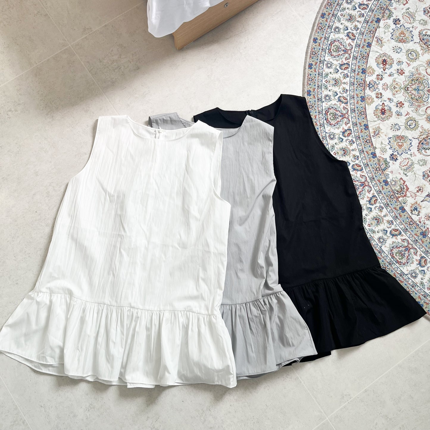 TP480- Ruffle邊長背心 | White | Grey | Black