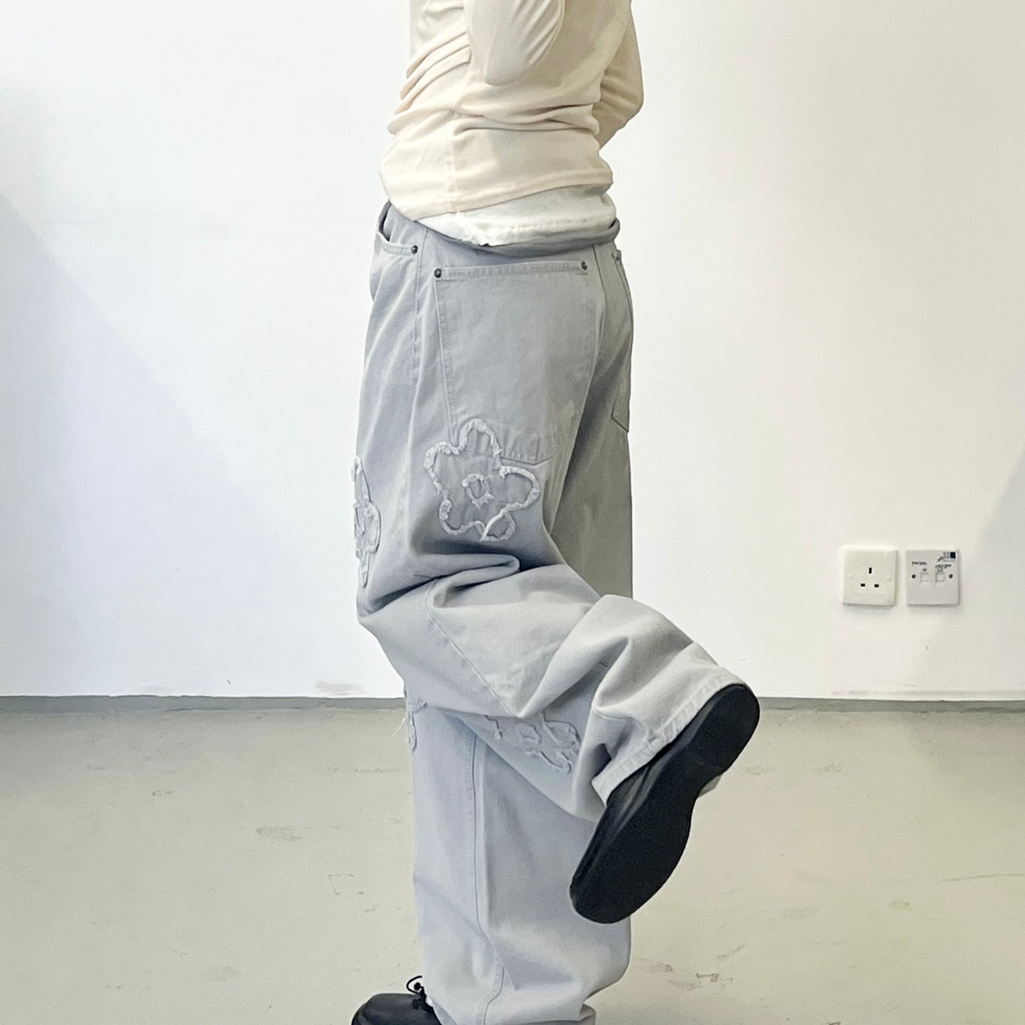 Special offer !! PT96- 錐形花花褲 | Light Grey ( S / M )