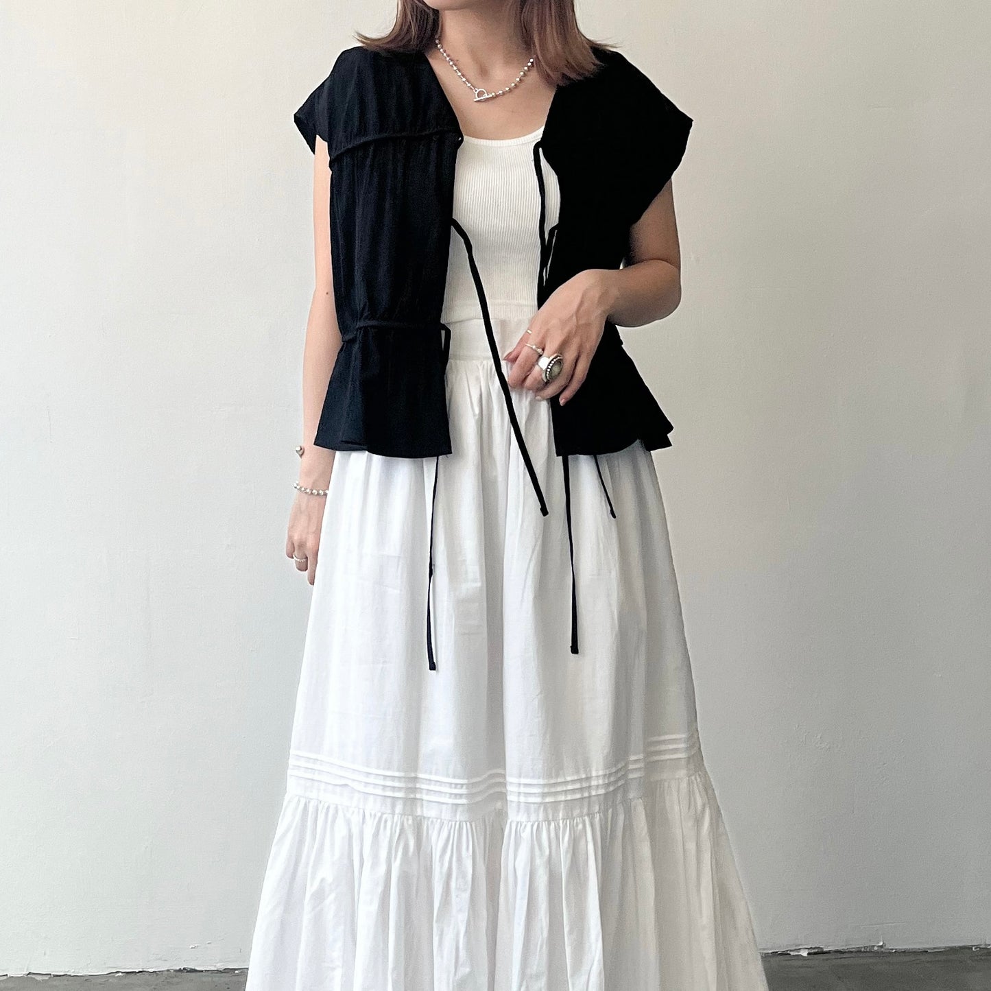 TP180- Three Ribbons Vest / Cardigan | White | Green | Black