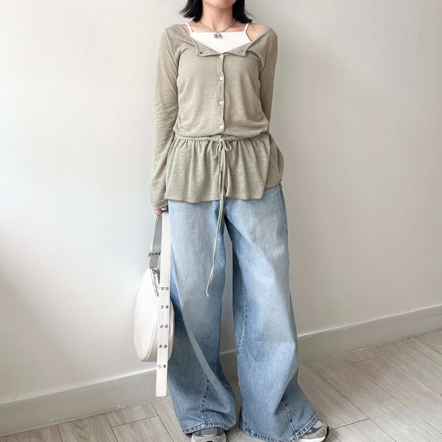 TP488- 大圓領束腰Ruffle Top | White | Khaki | Black
