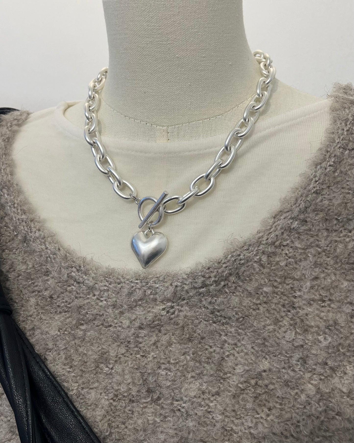 AC198- Big Chain Heart Necklace ( 有重量的 )
