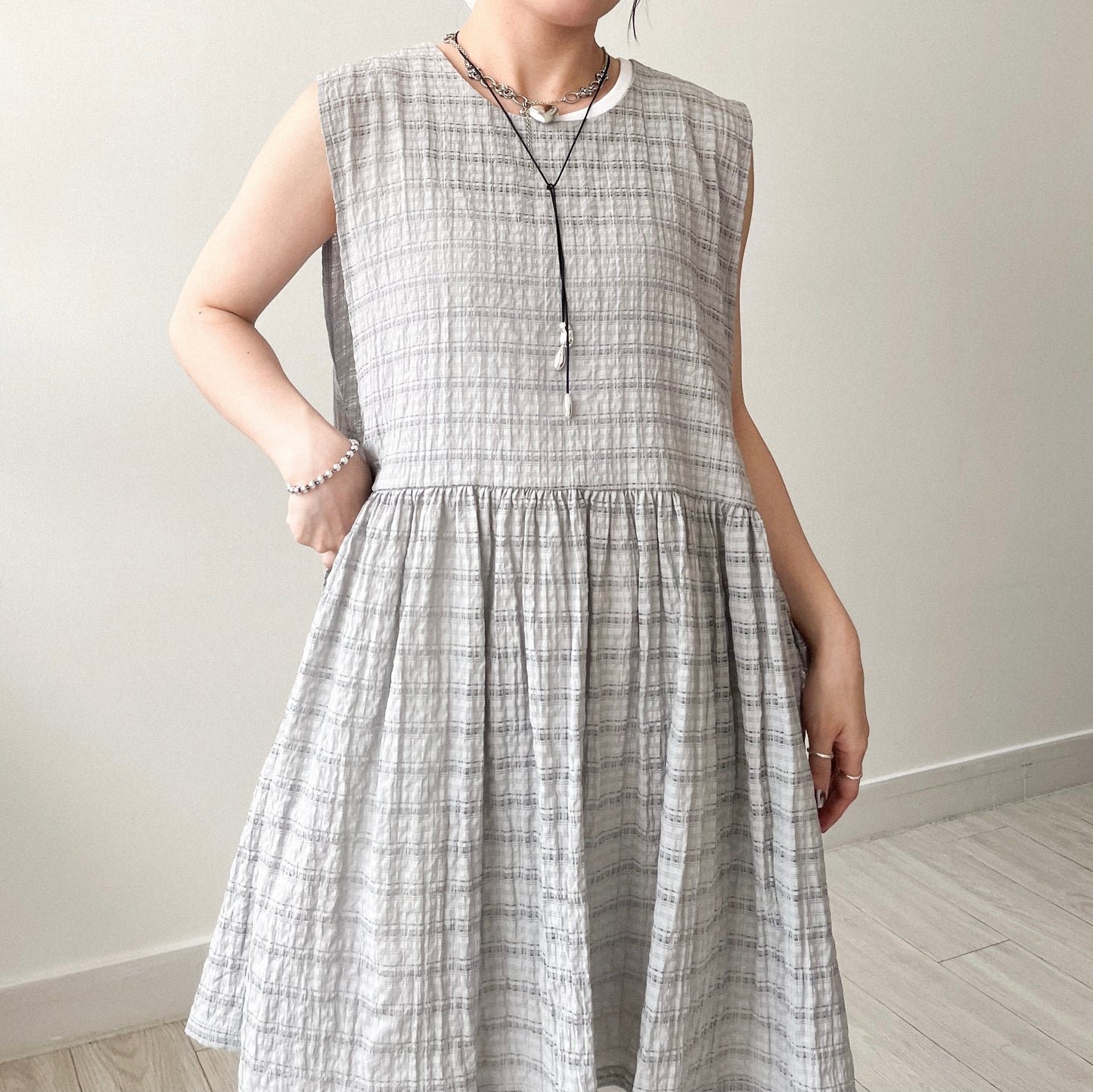 TP635- Big Cheked Side Ribbon Vest Layer | Grey