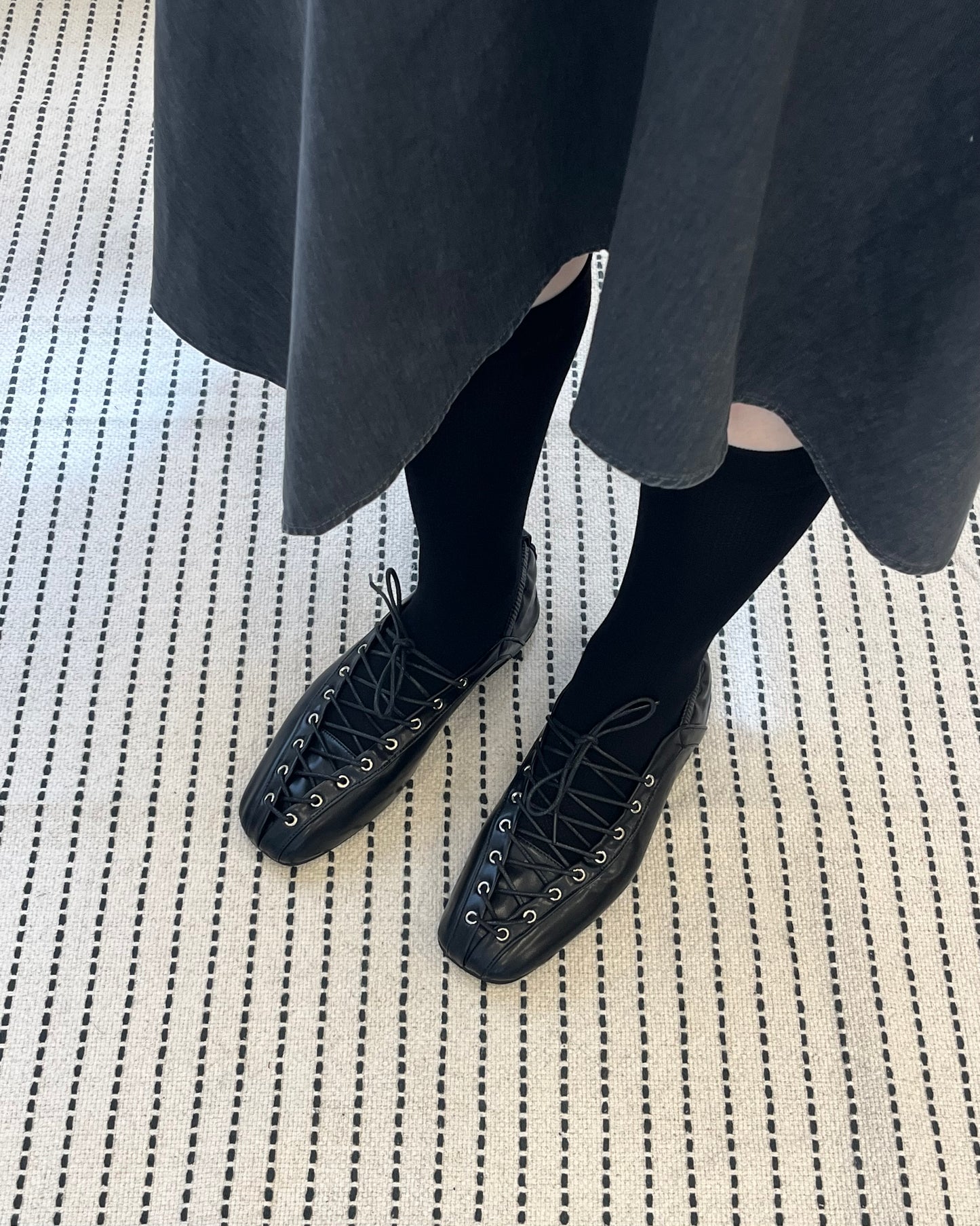 SH10- 方頭芭蕾鏤空交叉鞋 | Brown | Black