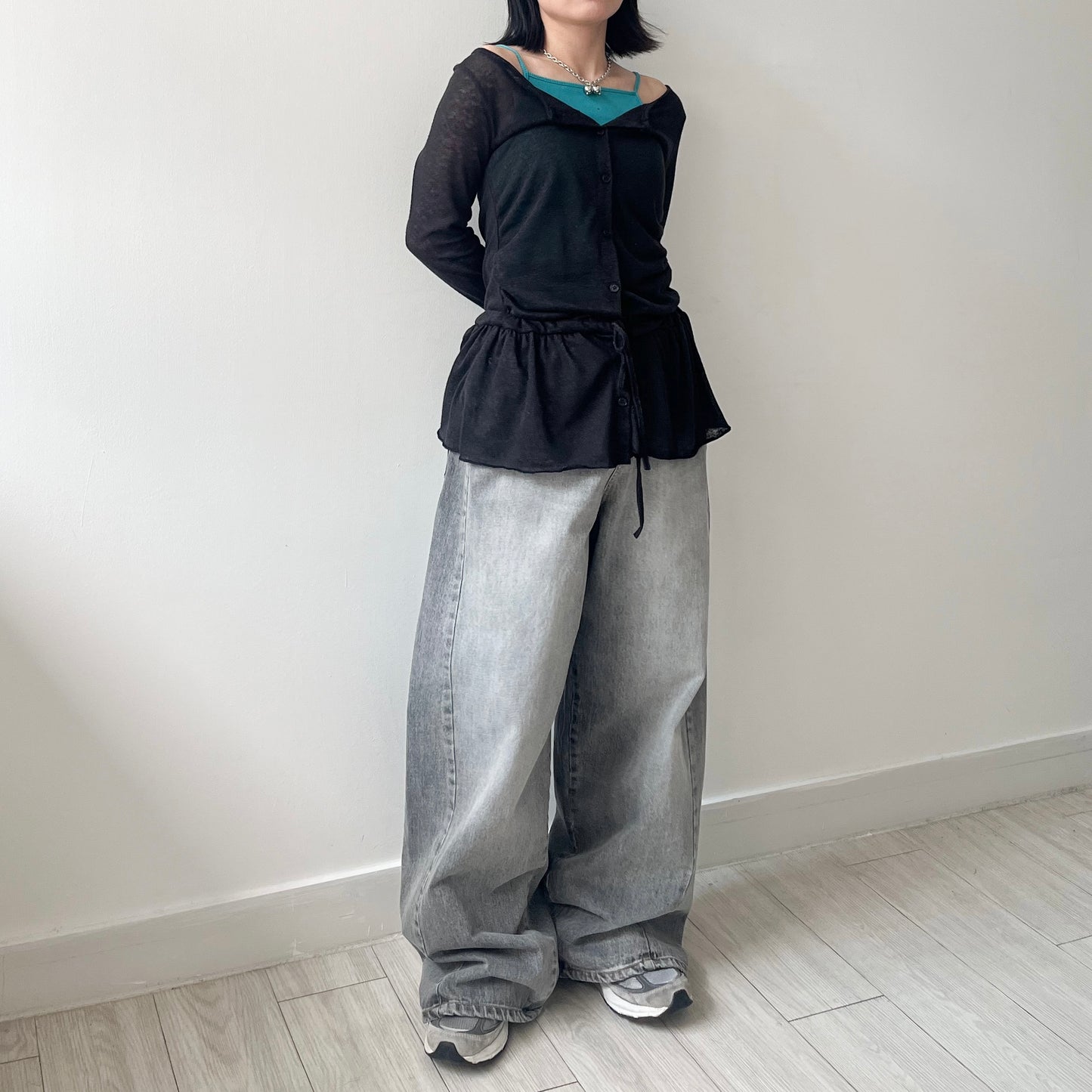 TP488- 大圓領束腰Ruffle Top | White | Khaki | Black