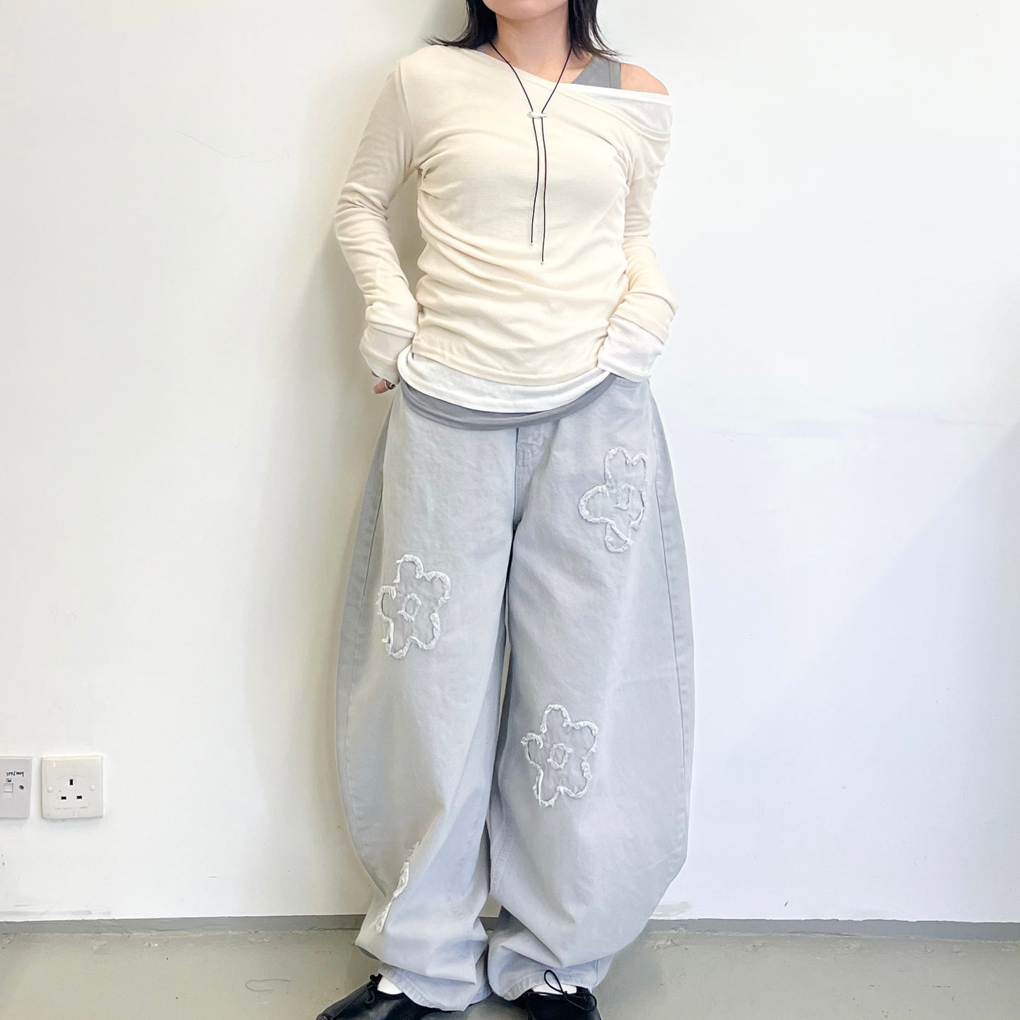 Special offer !! PT96- 錐形花花褲 | Light Grey ( S / M )