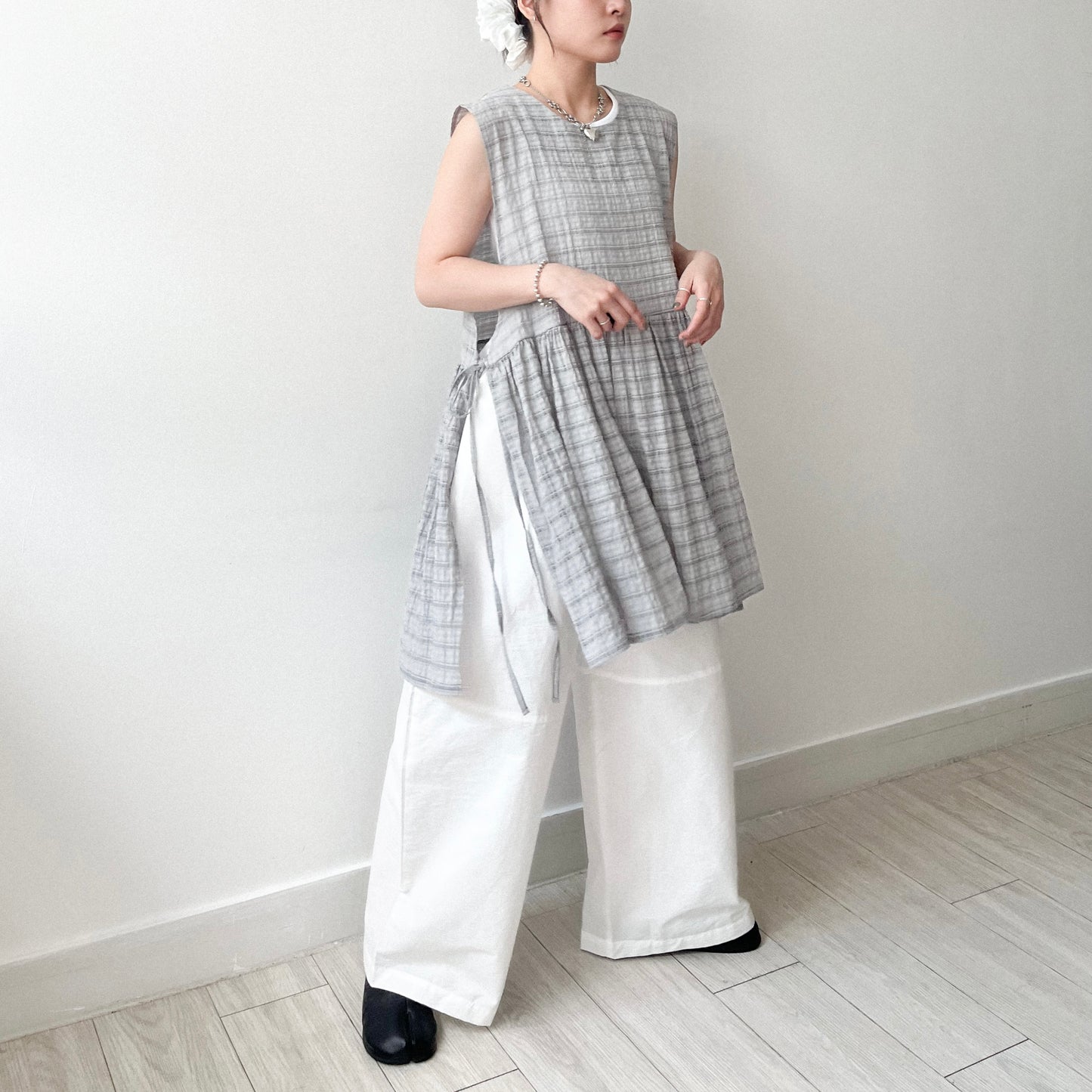 TP635- Big Cheked Side Ribbon Vest Layer | Grey