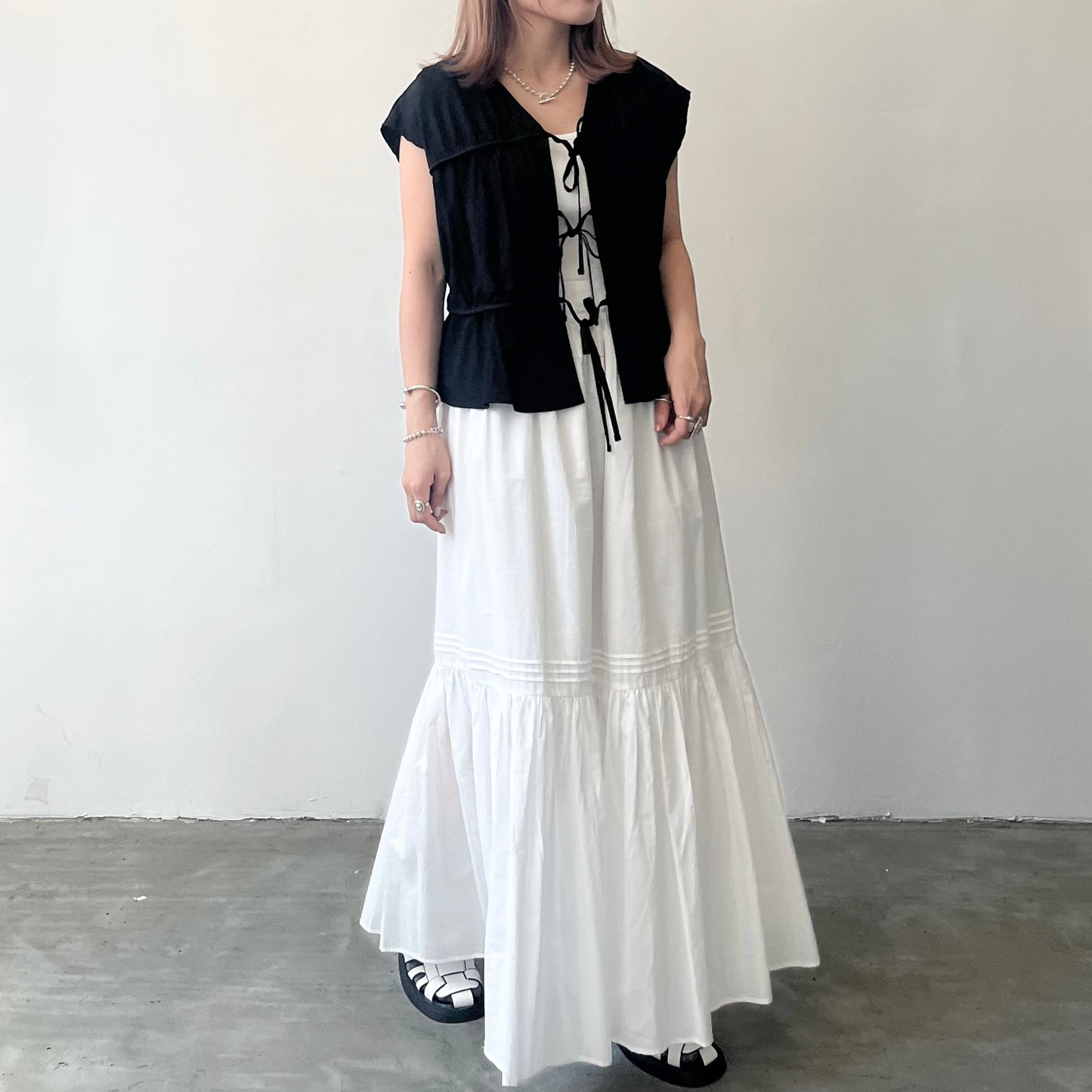 TP180- Three Ribbons Vest / Cardigan | White | Green | Black