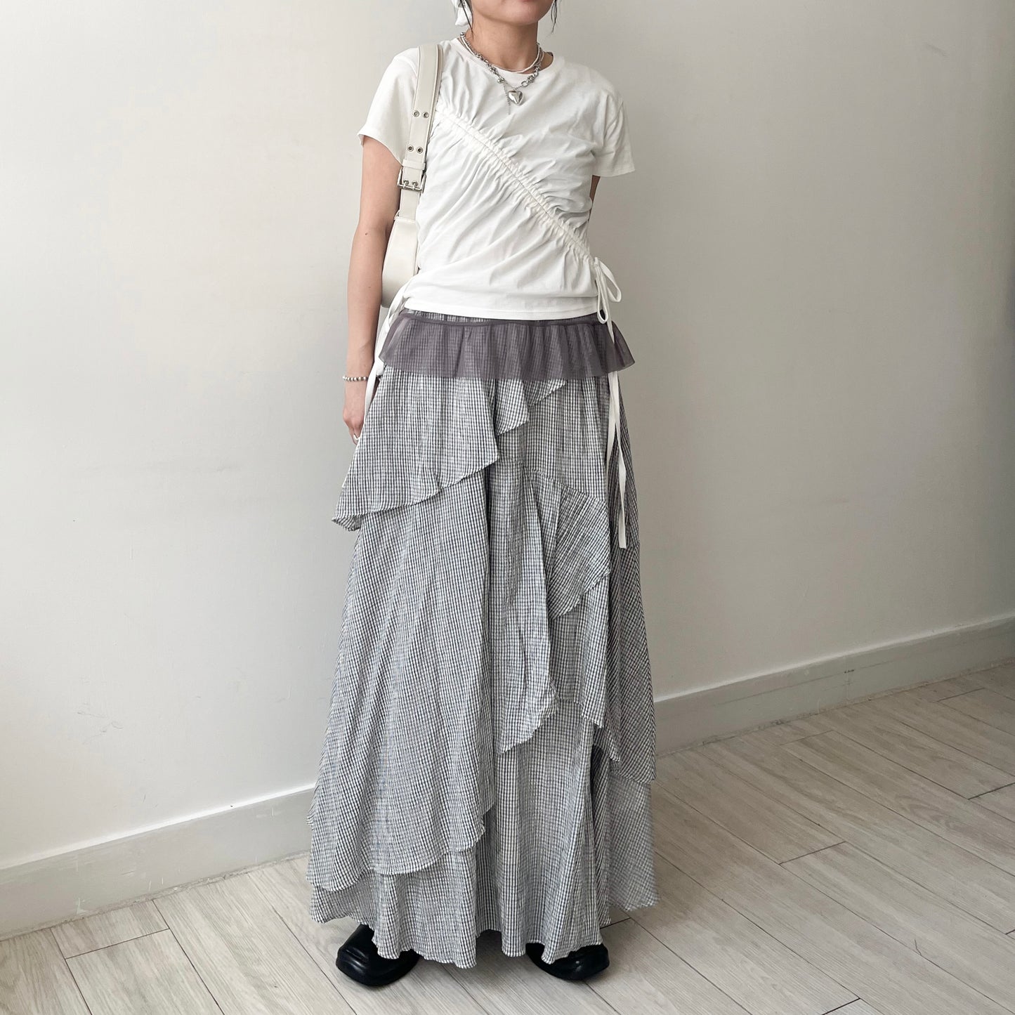 SK126- Checked Wave Skirt | White | Black