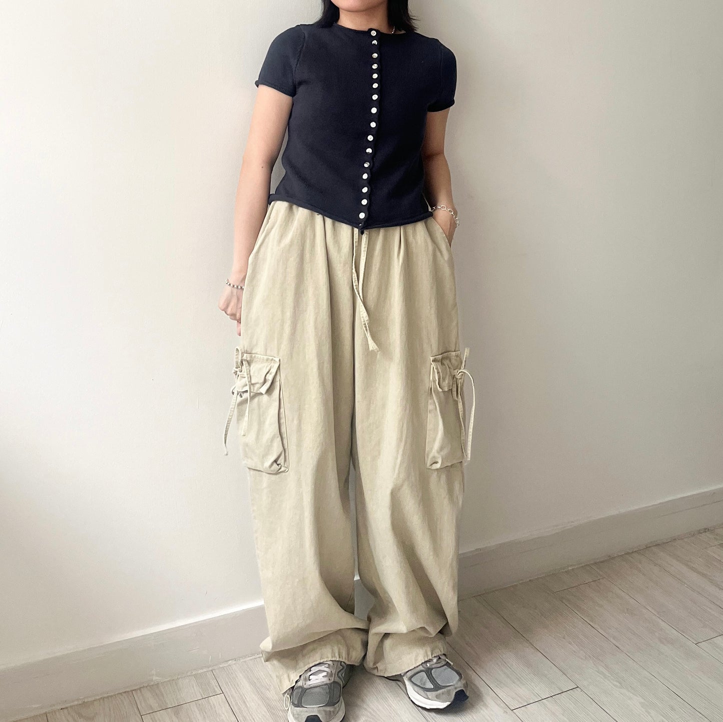 TP486- 可愛排鈕卷邊Top | Grey | Navy