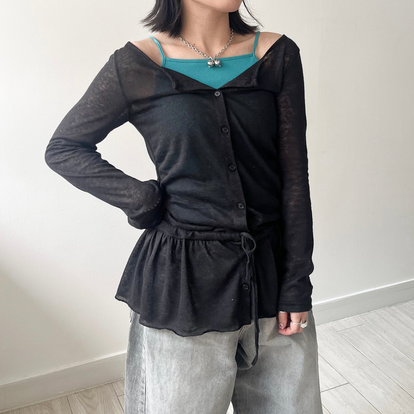 TP488- 大圓領束腰Ruffle Top | White | Khaki | Black