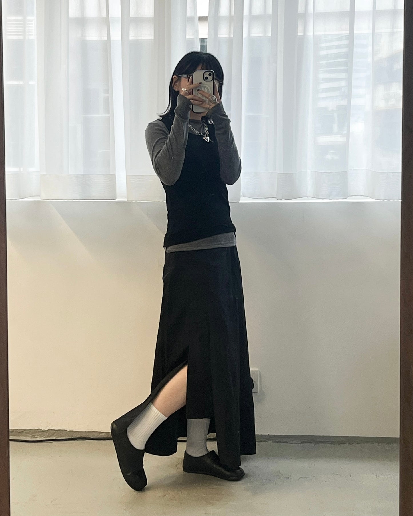 SK128- Cutting Basic Skirt | White | Black ( S / M )