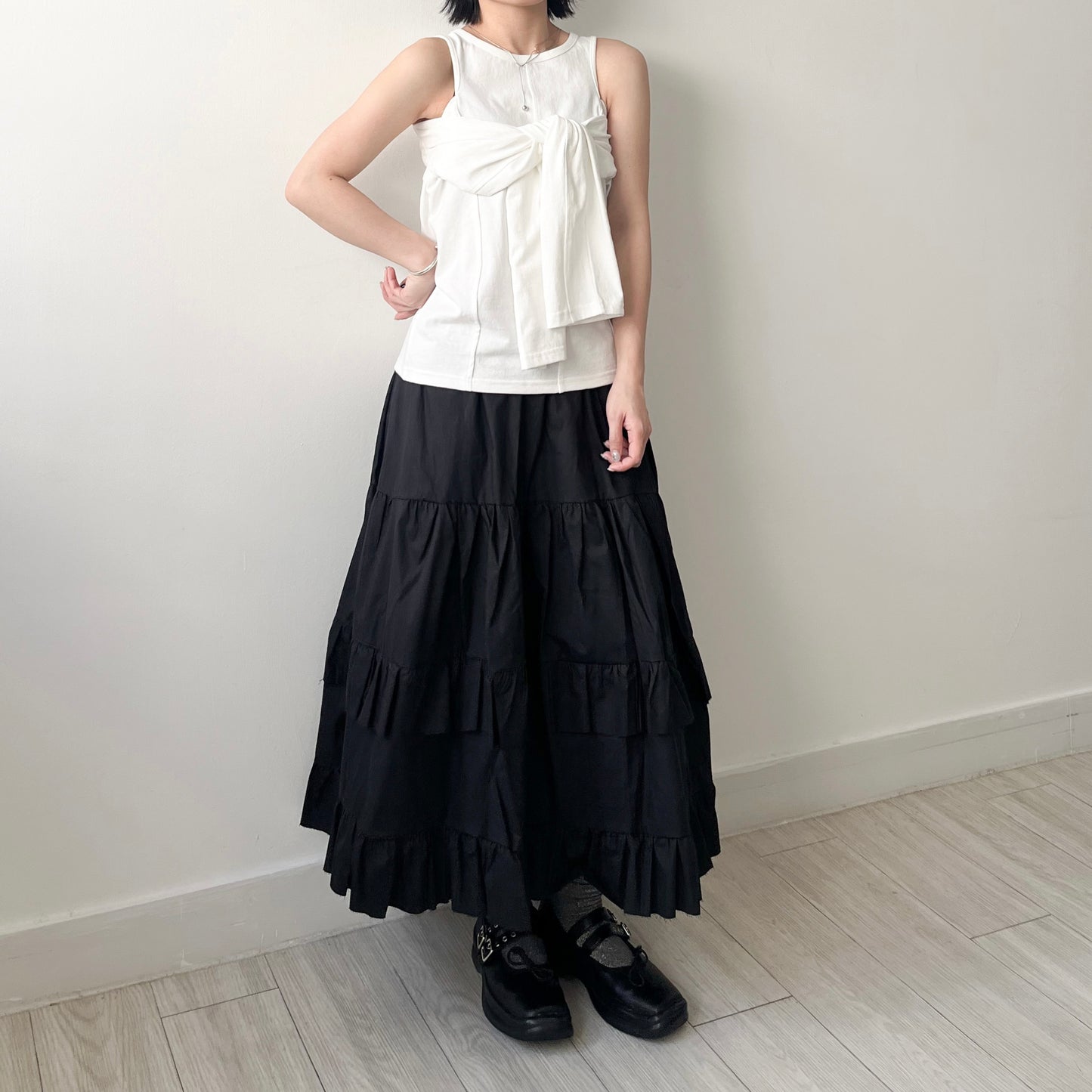 SK101- 破邊Ruffle Skirt | White | Black