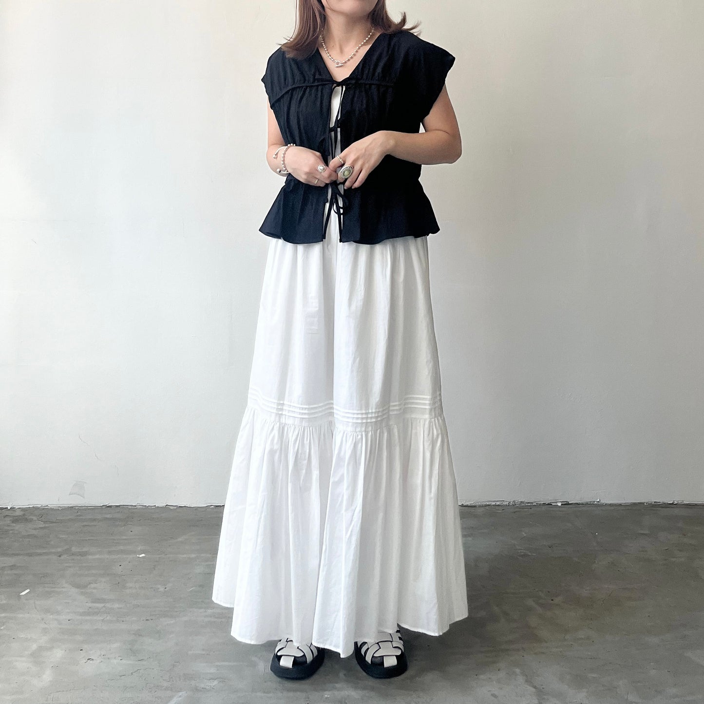 TP180- Three Ribbons Vest / Cardigan | White | Green | Black