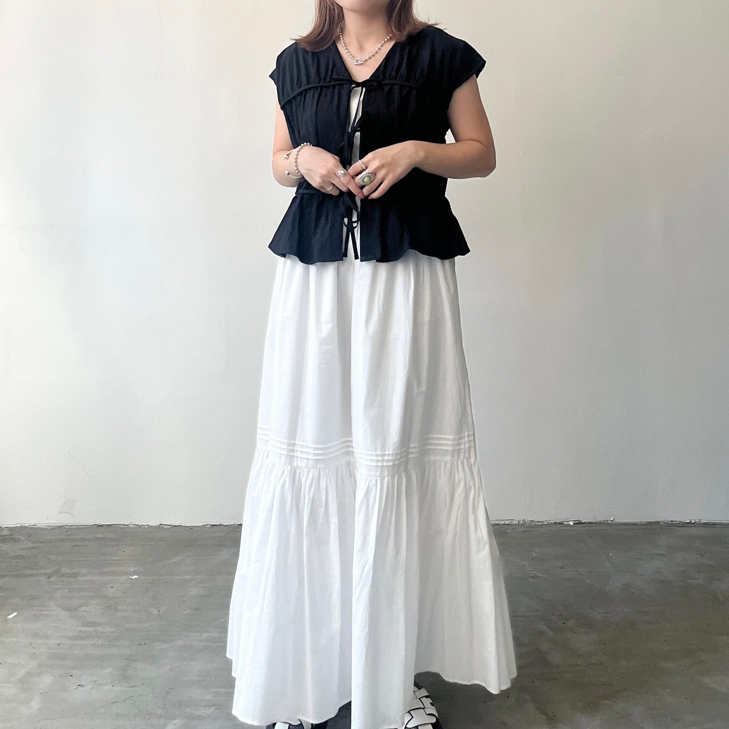 TP180- Three Ribbons Vest / Cardigan | White | Green | Black