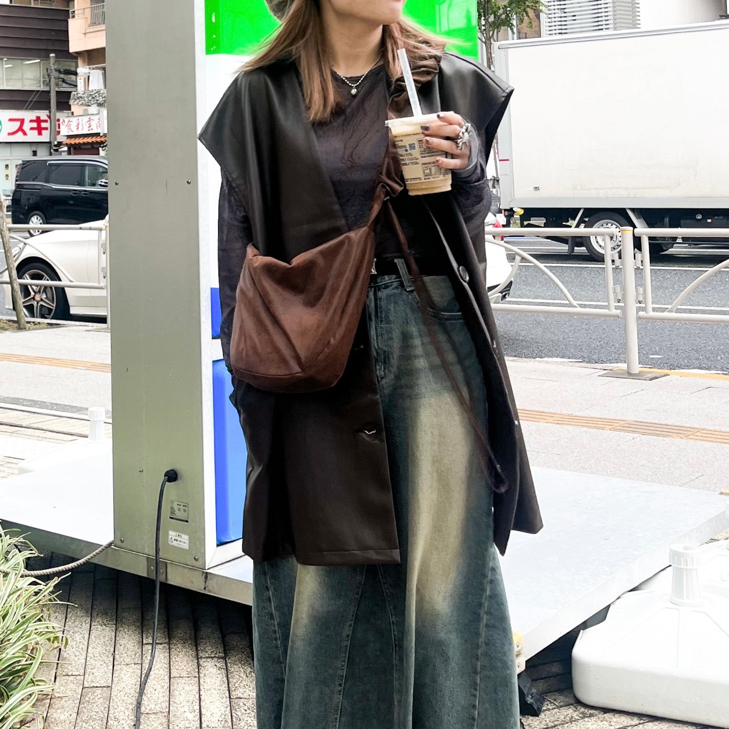 JK08- Oversize Leather Vest | Brown | Black