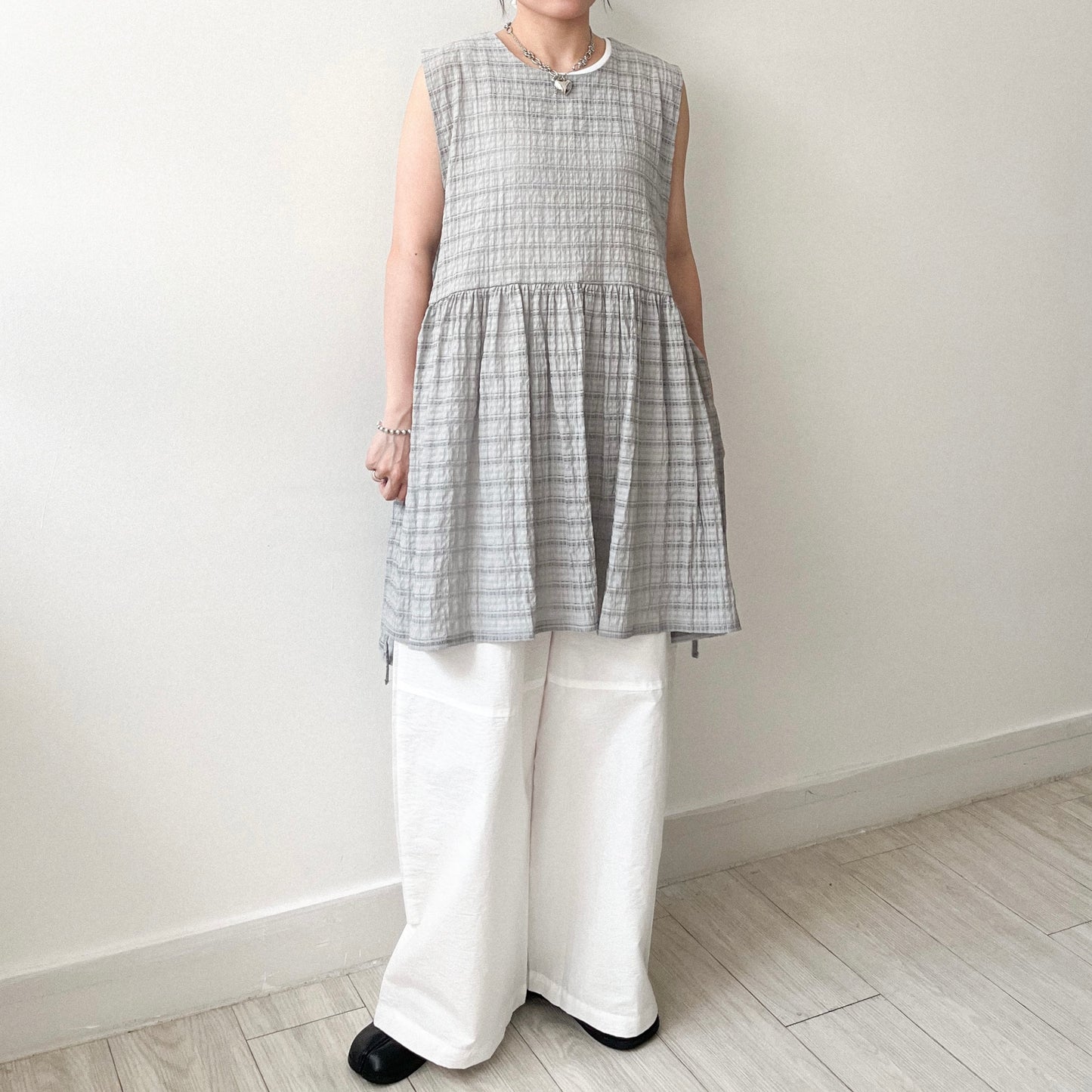 TP635- Big Cheked Side Ribbon Vest Layer | Grey