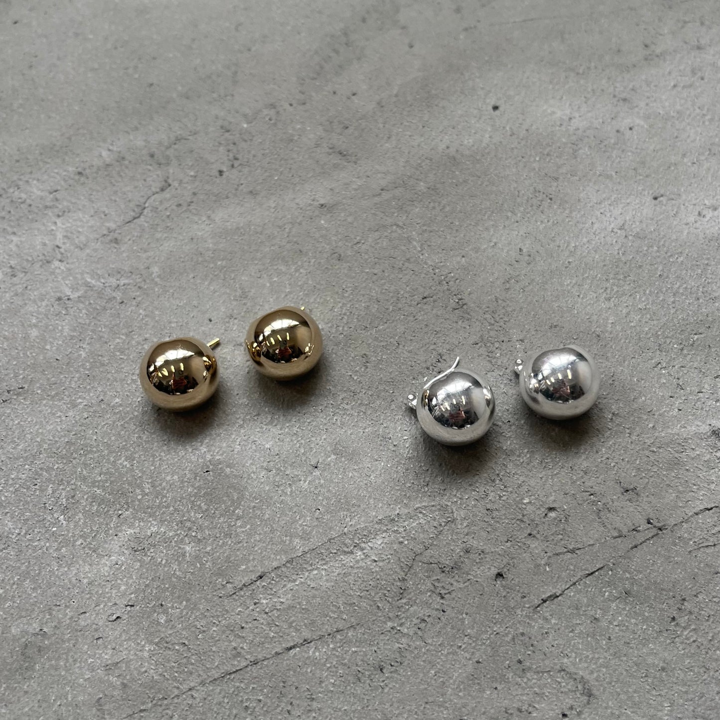 AC57- Big Ball Ball Earring