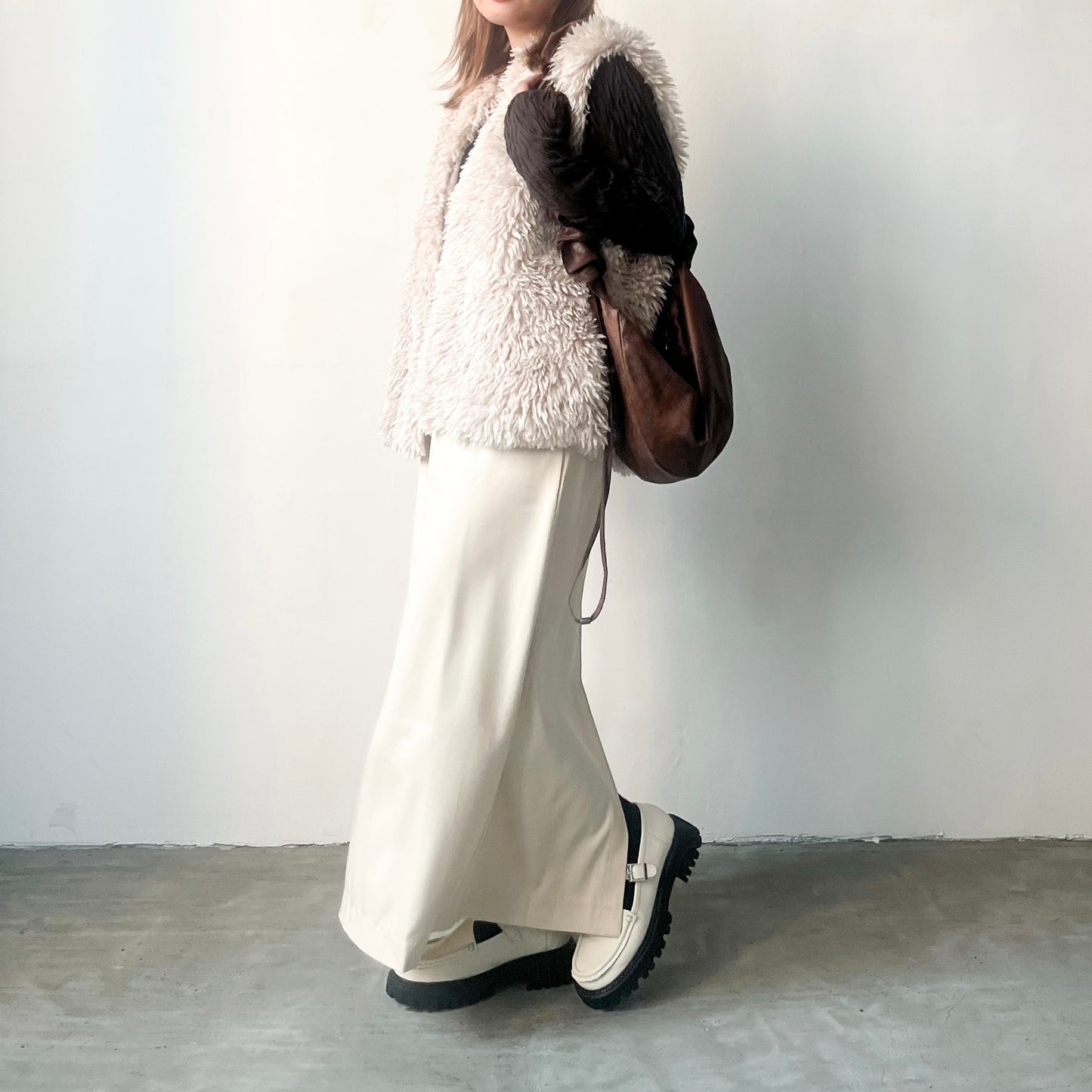 JK06- Momo Vest Cardigan | Ivory | Charcoal