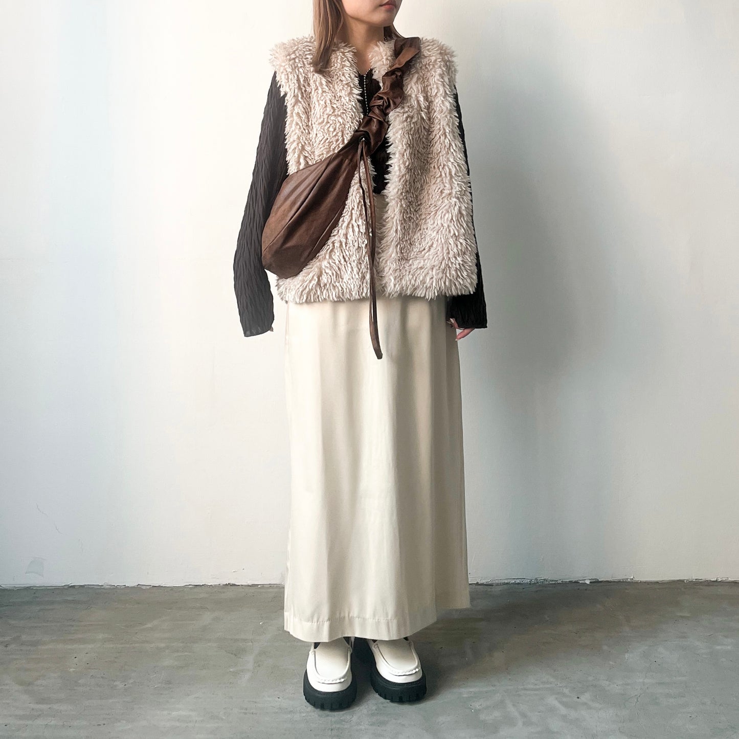 JK06- Momo Vest Cardigan | Ivory | Charcoal