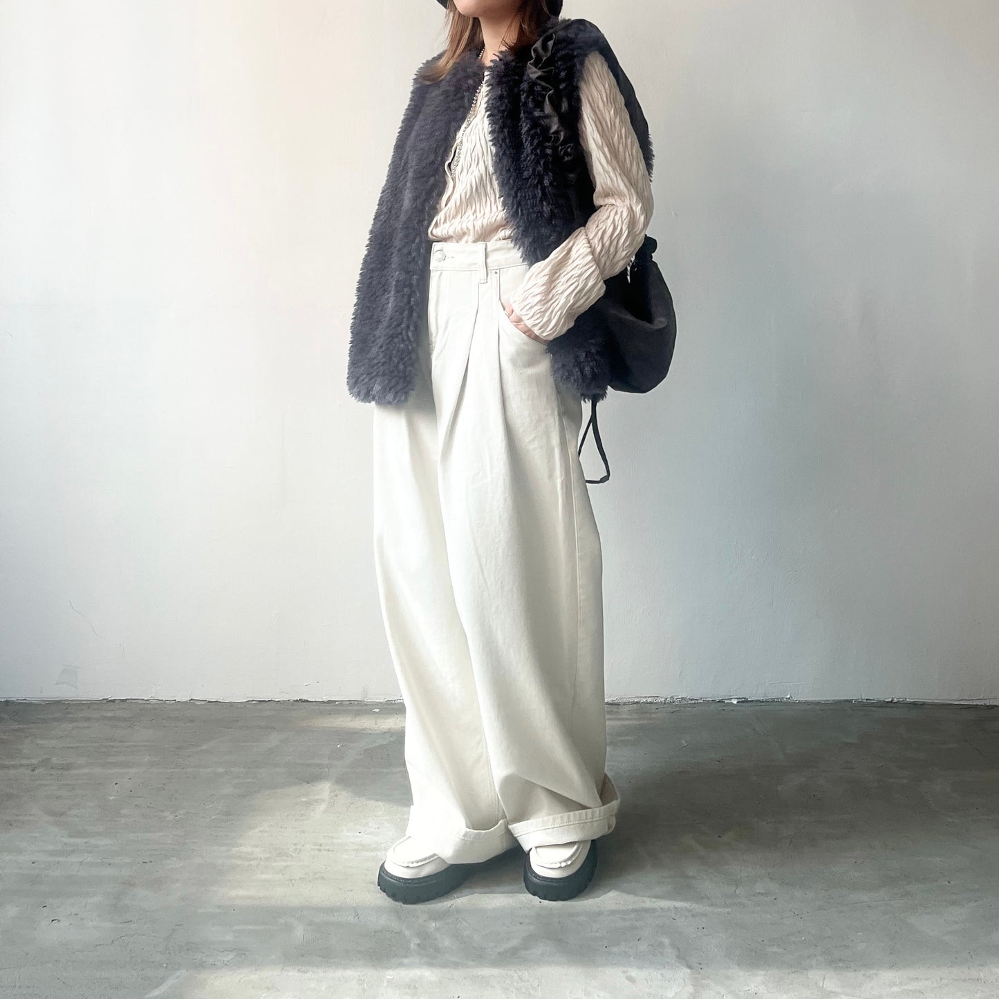 JK06- Momo Vest Cardigan | Ivory | Charcoal