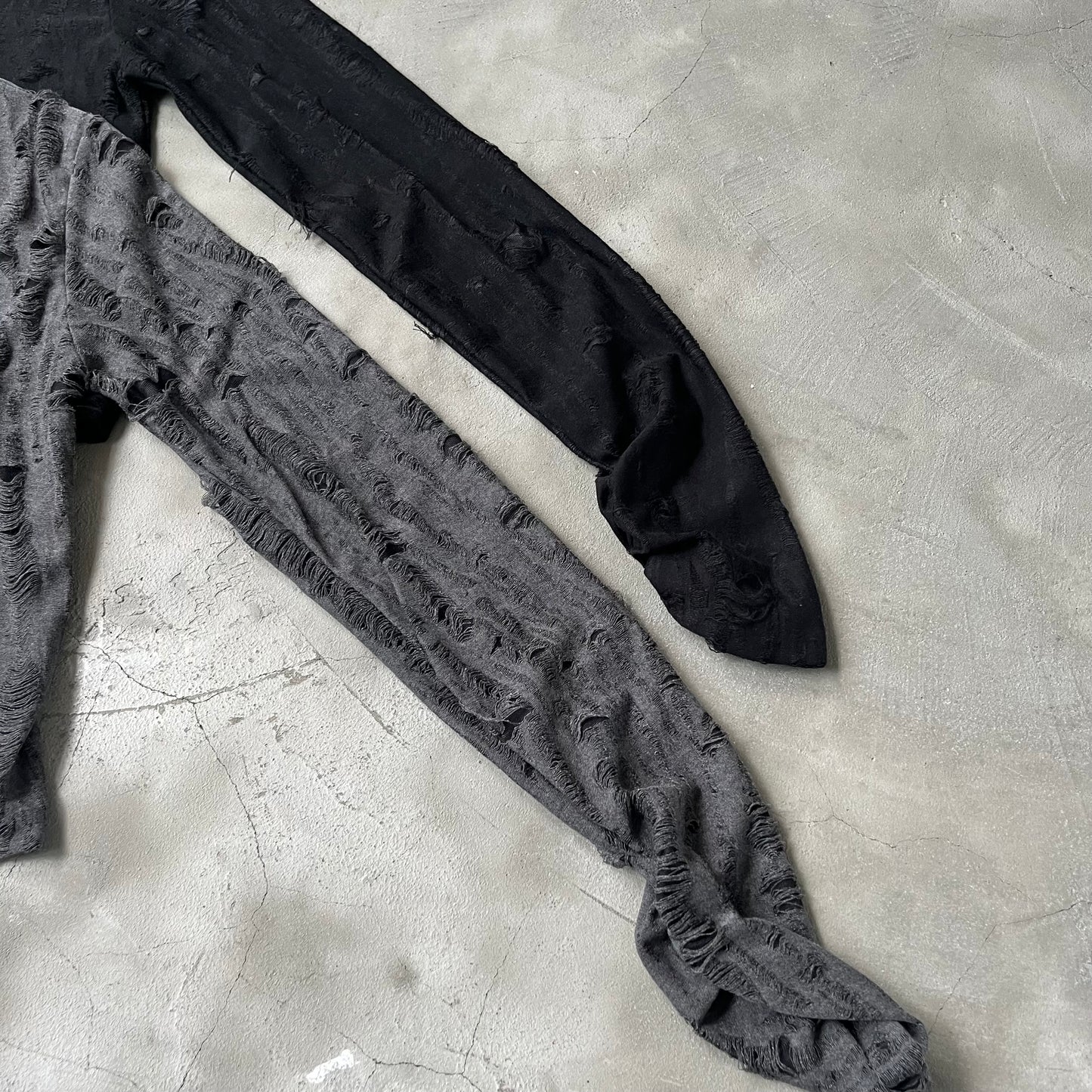 TP205- Ripped top | Grey | Black