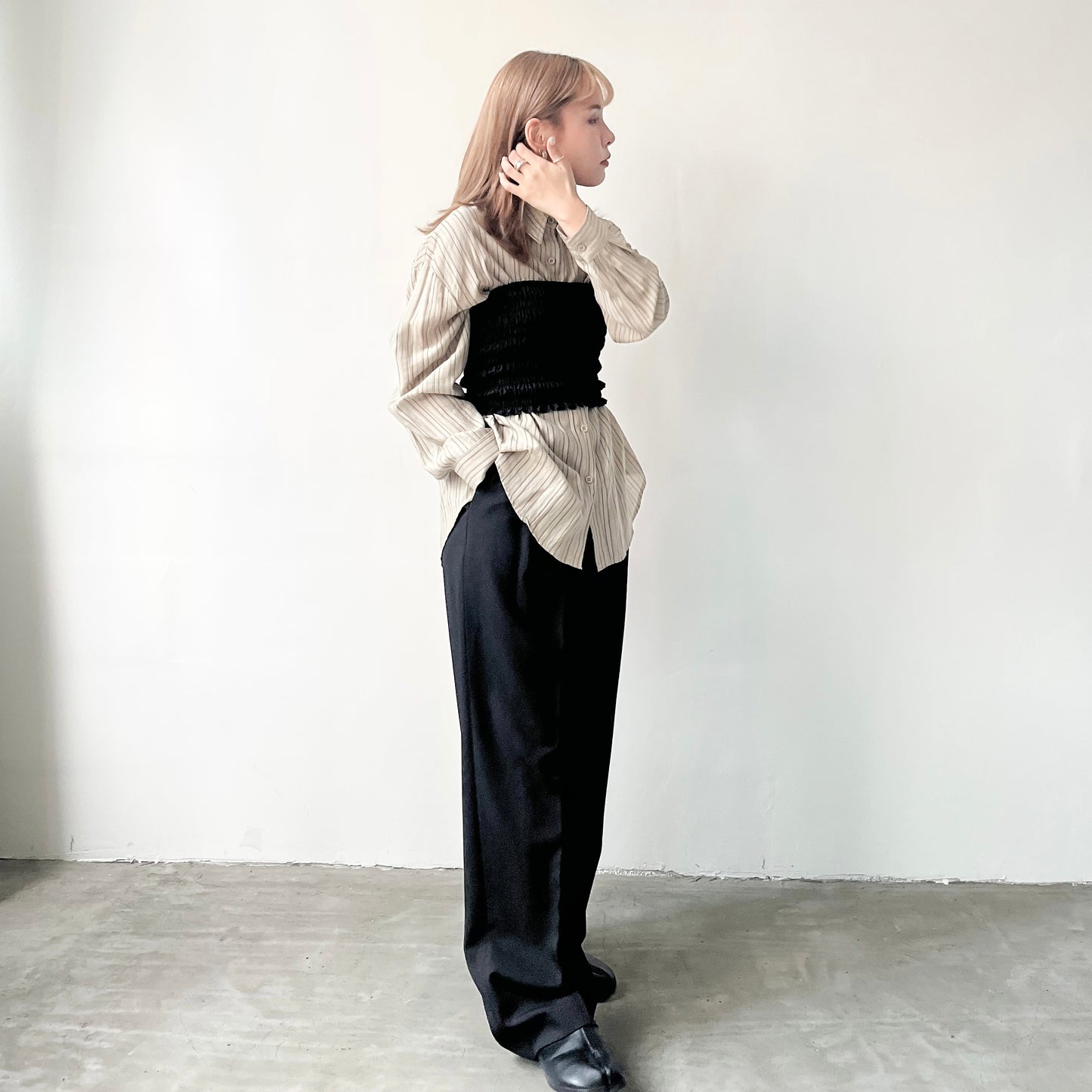PT37- Pleated Trousers | Beige | Black