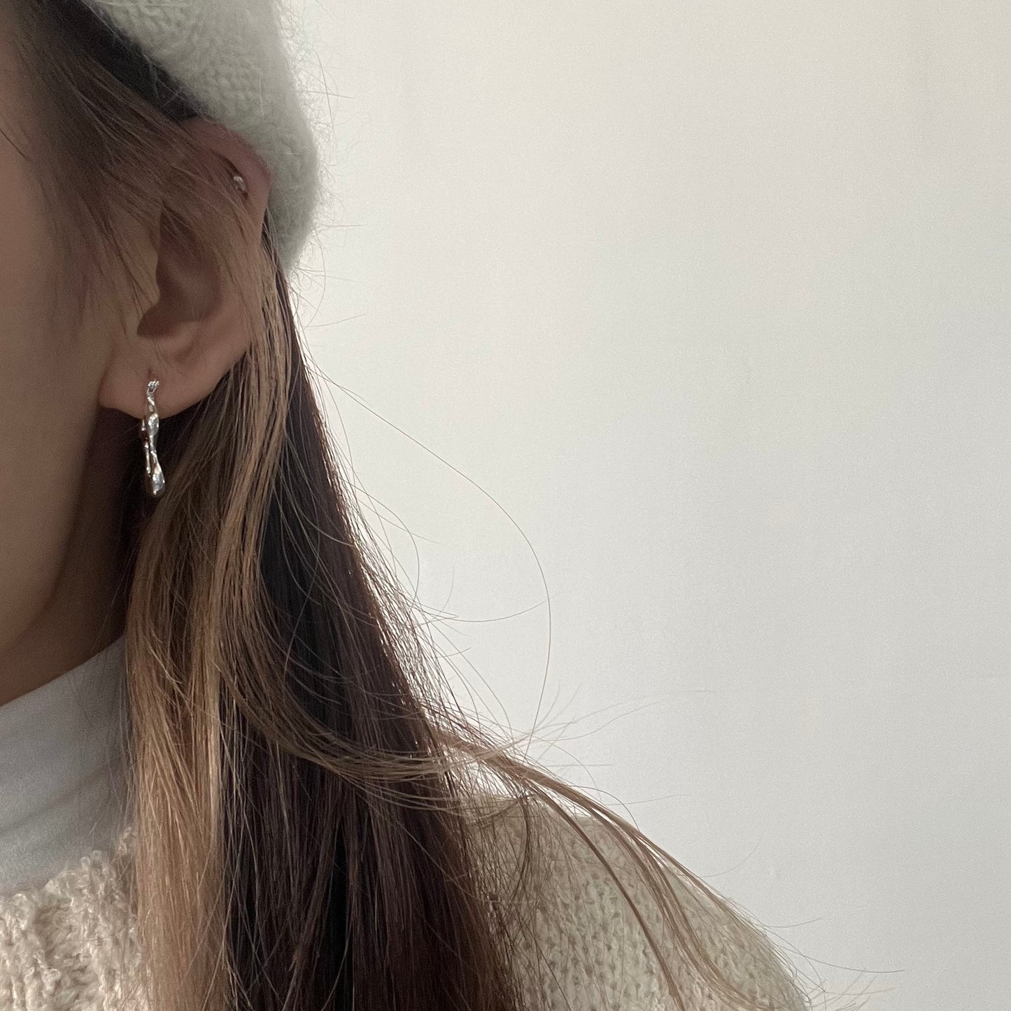 AC28- Wave Earrings