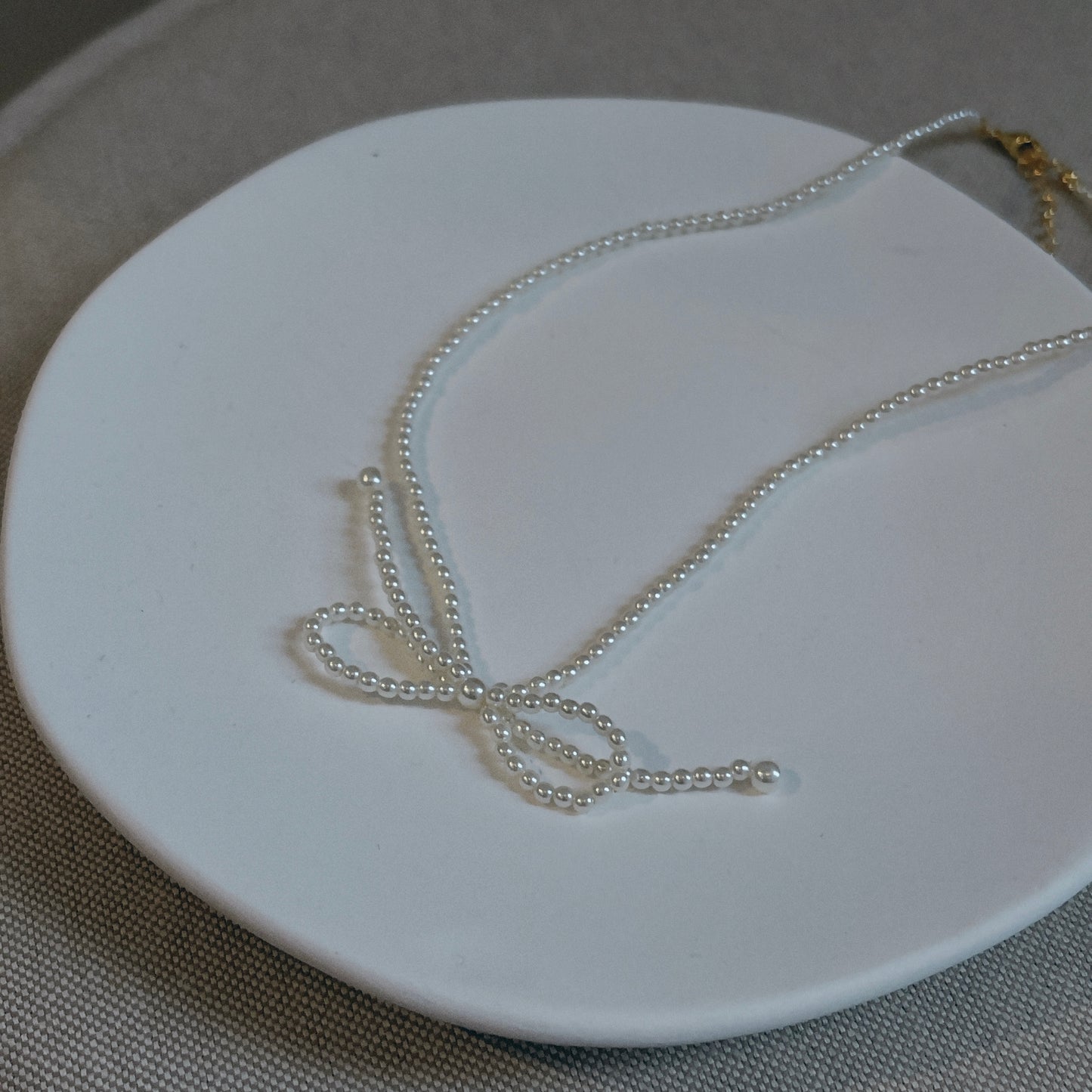 Ribbon Pearl Necklace
