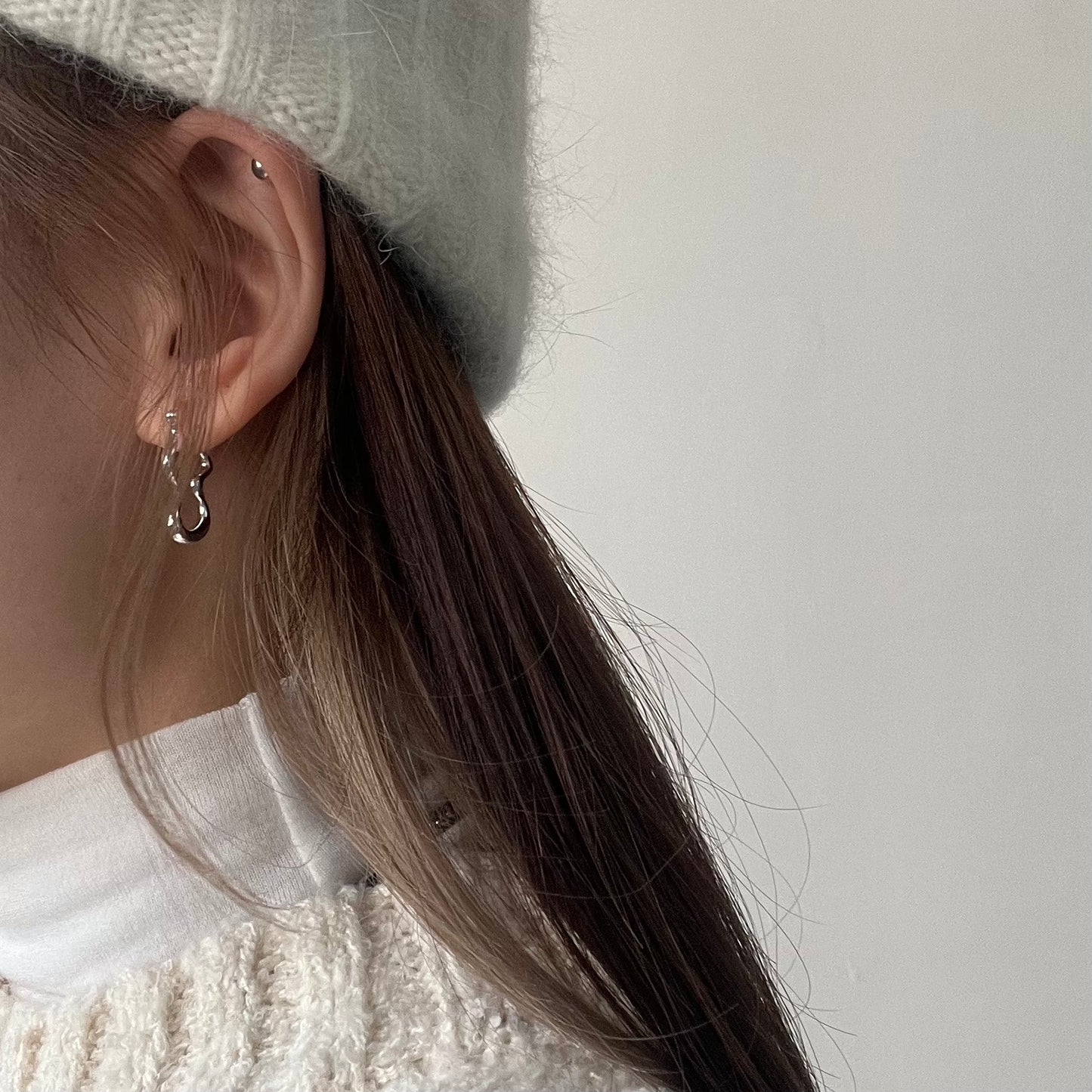 AC28- Wave Earrings