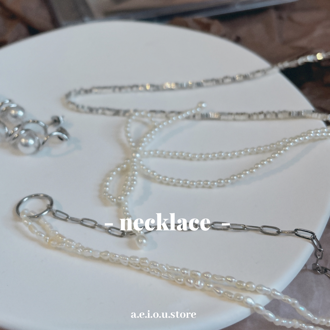 Ribbon Pearl Necklace