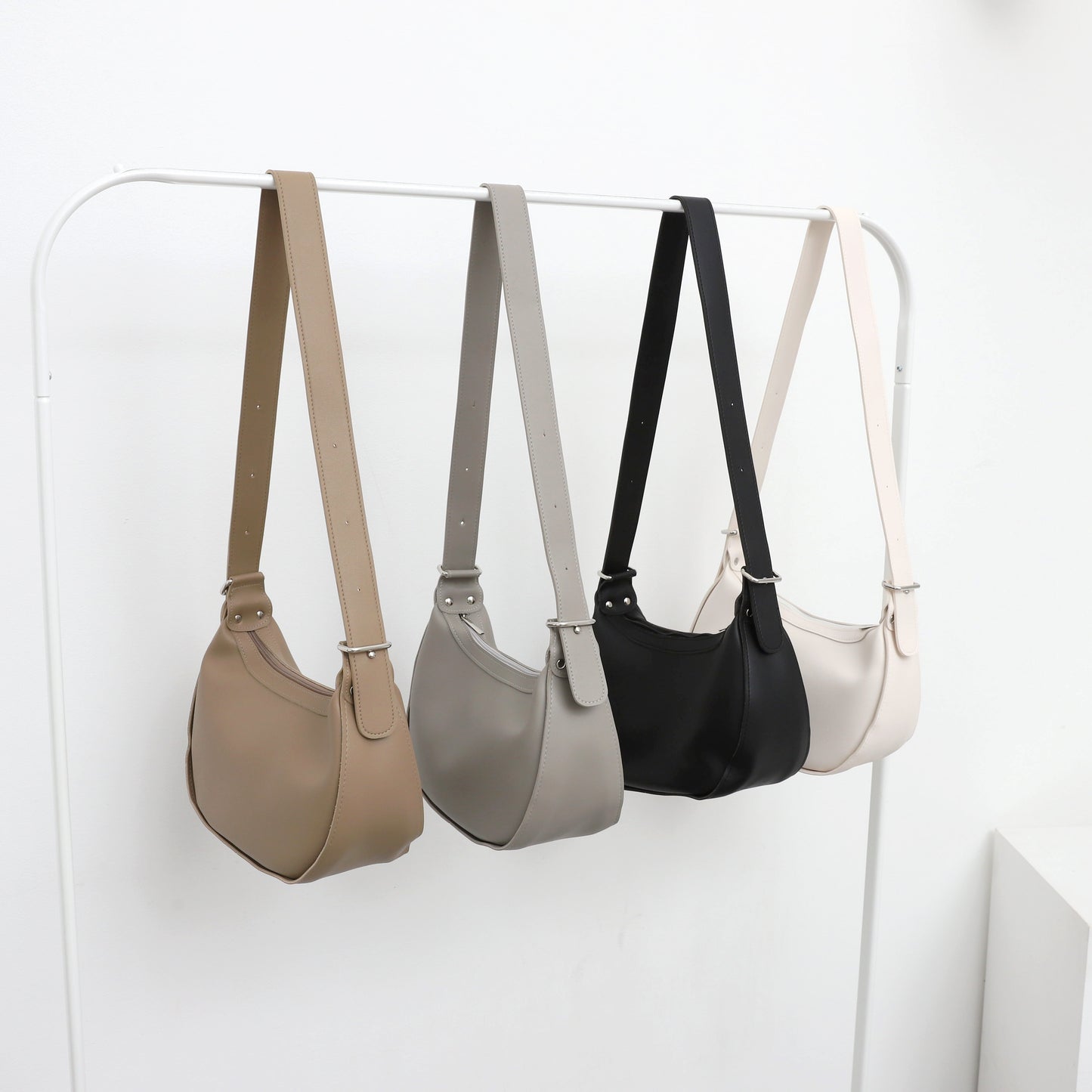 BG04- Hot items!! U Bag