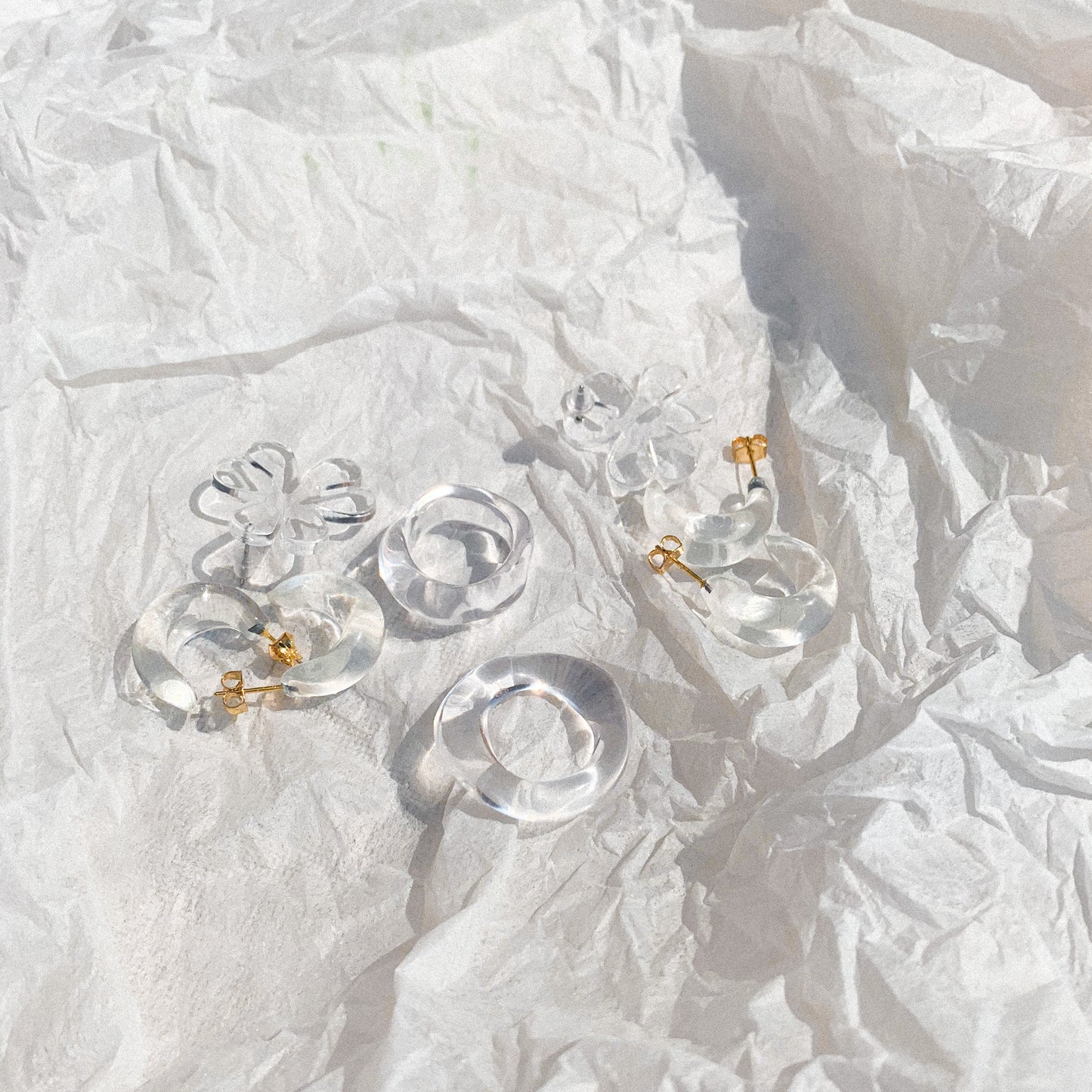 Clean Acrylic Set Ring