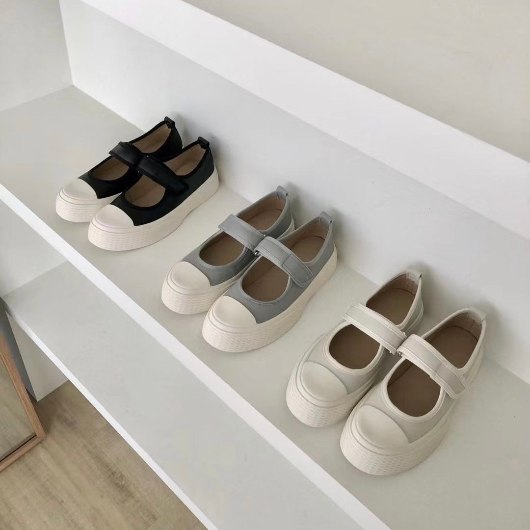 Leather velcro shoes