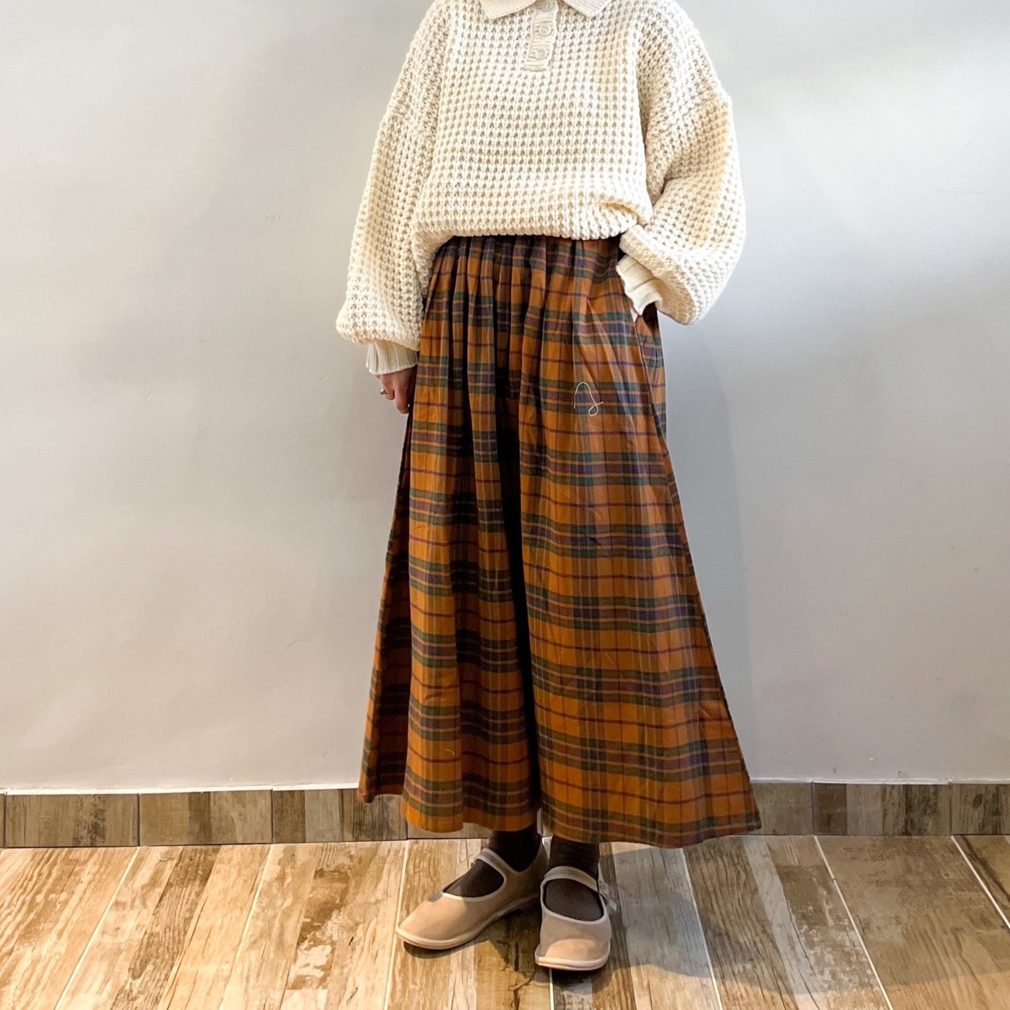 Che Dot Skirt