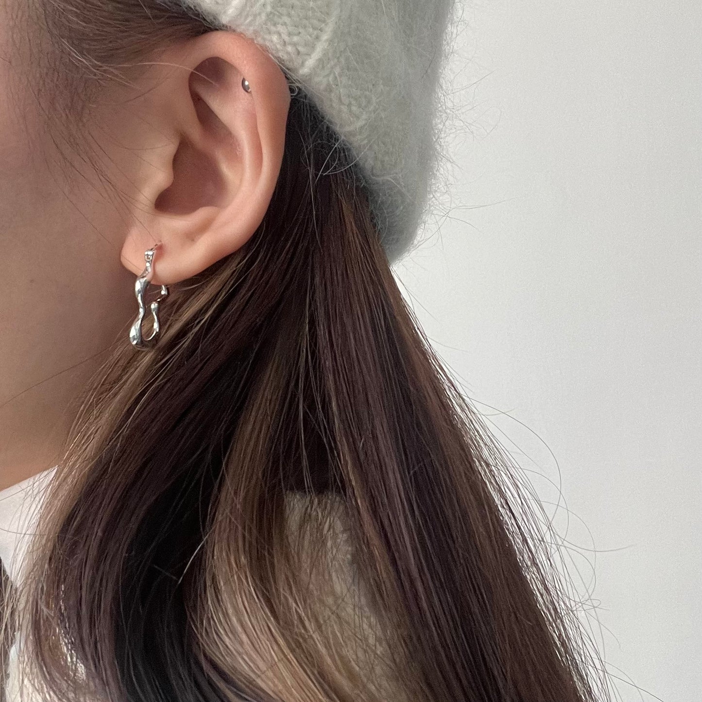 AC28- Wave Earrings