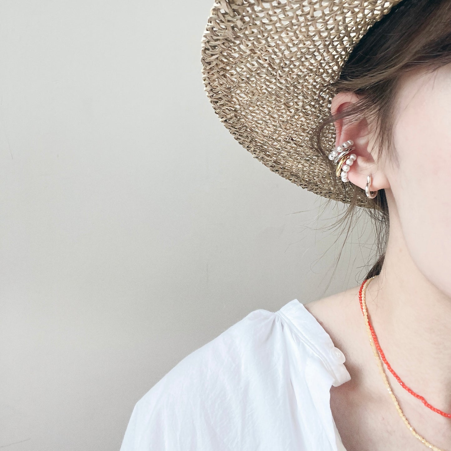 Pearl double round ear cuff