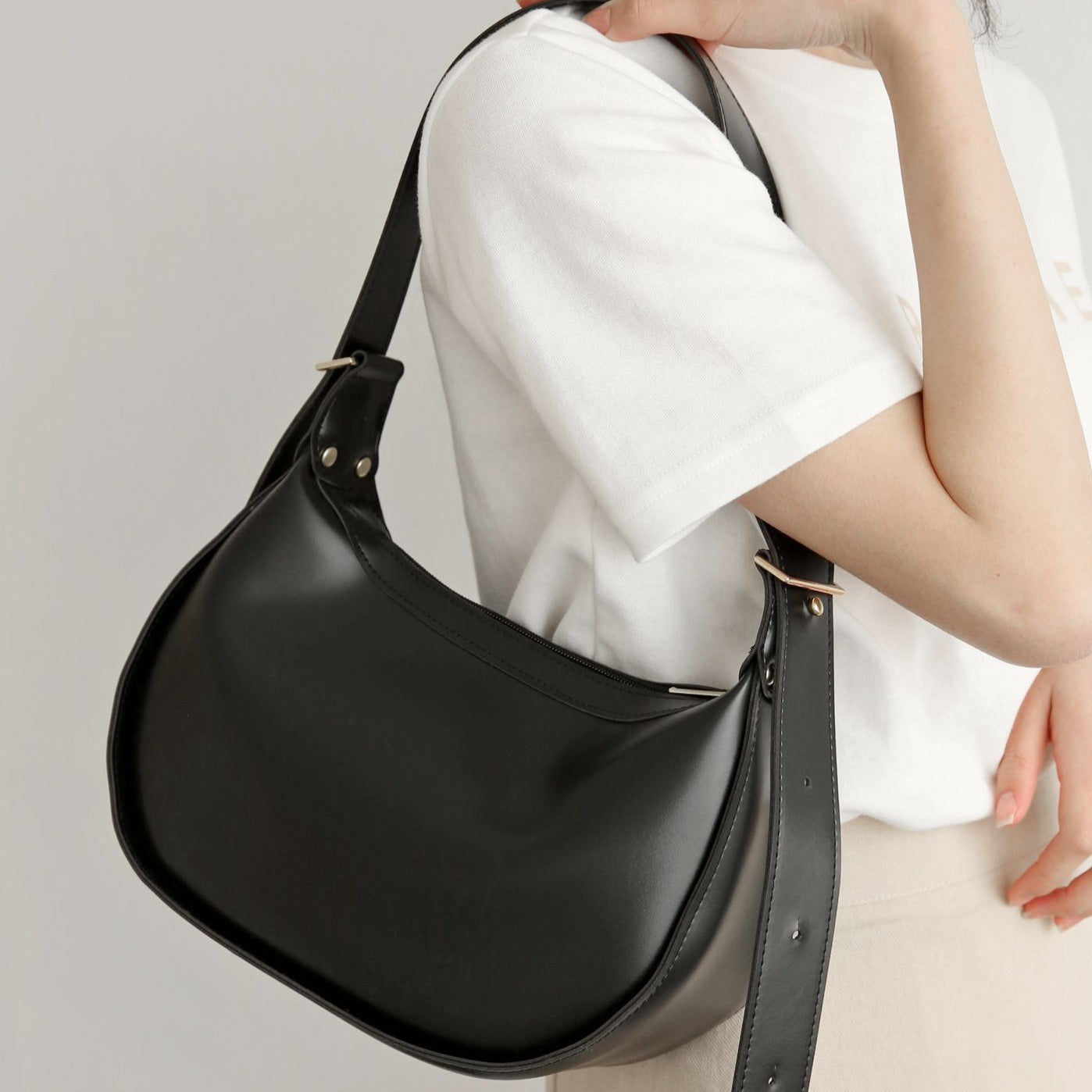 BG04- Hot items!! U Bag