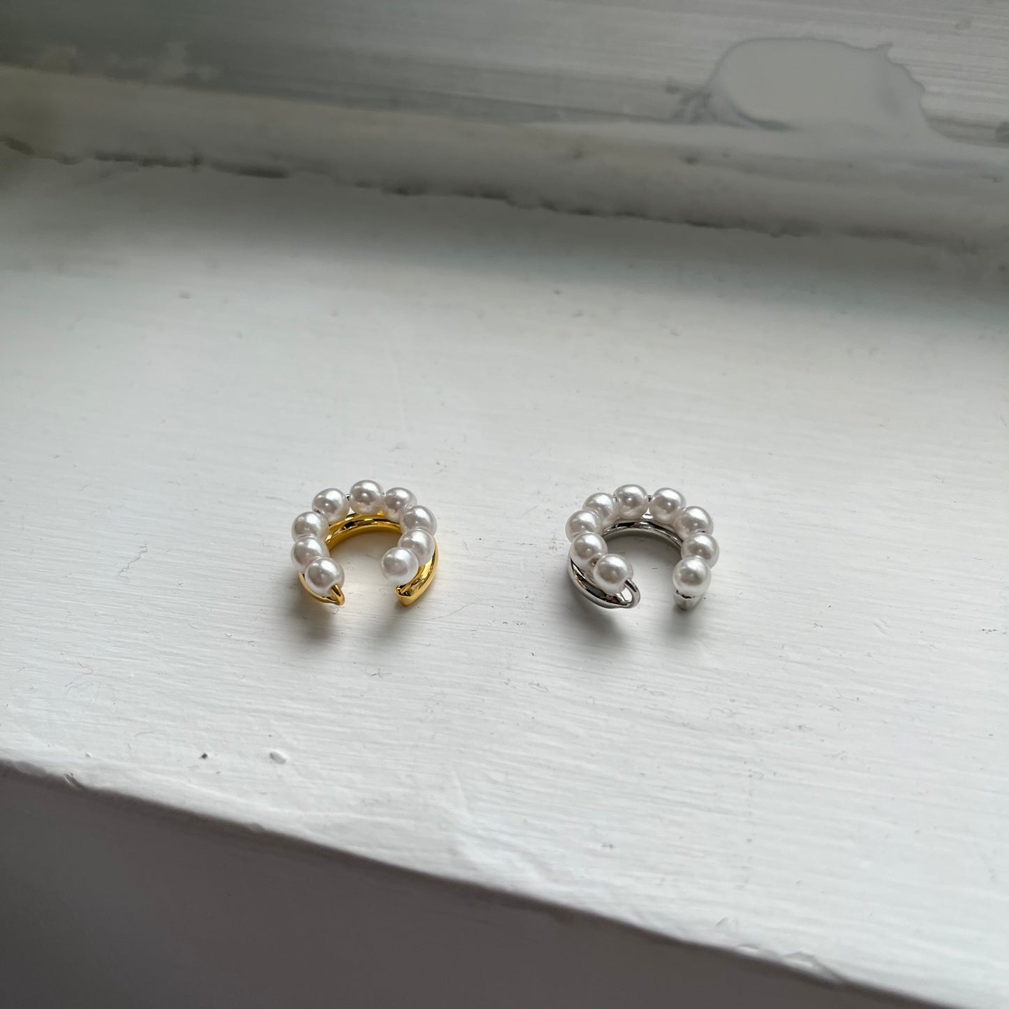 Pearl double round ear cuff