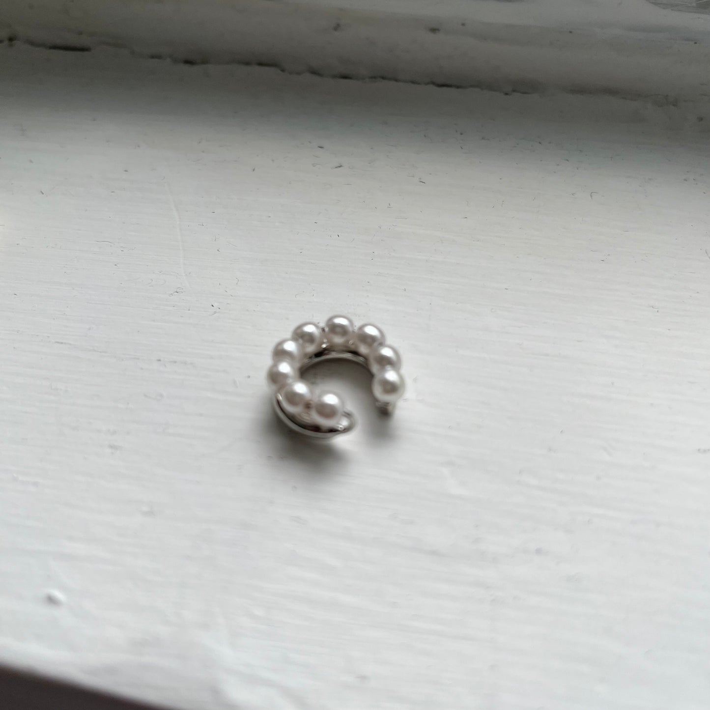 Pearl double round ear cuff