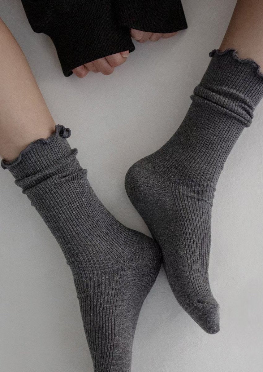木耳邊暗紋中長襪 | White | Grey | Charcoal | Black ( 不包免運費金額 &  平郵 ）