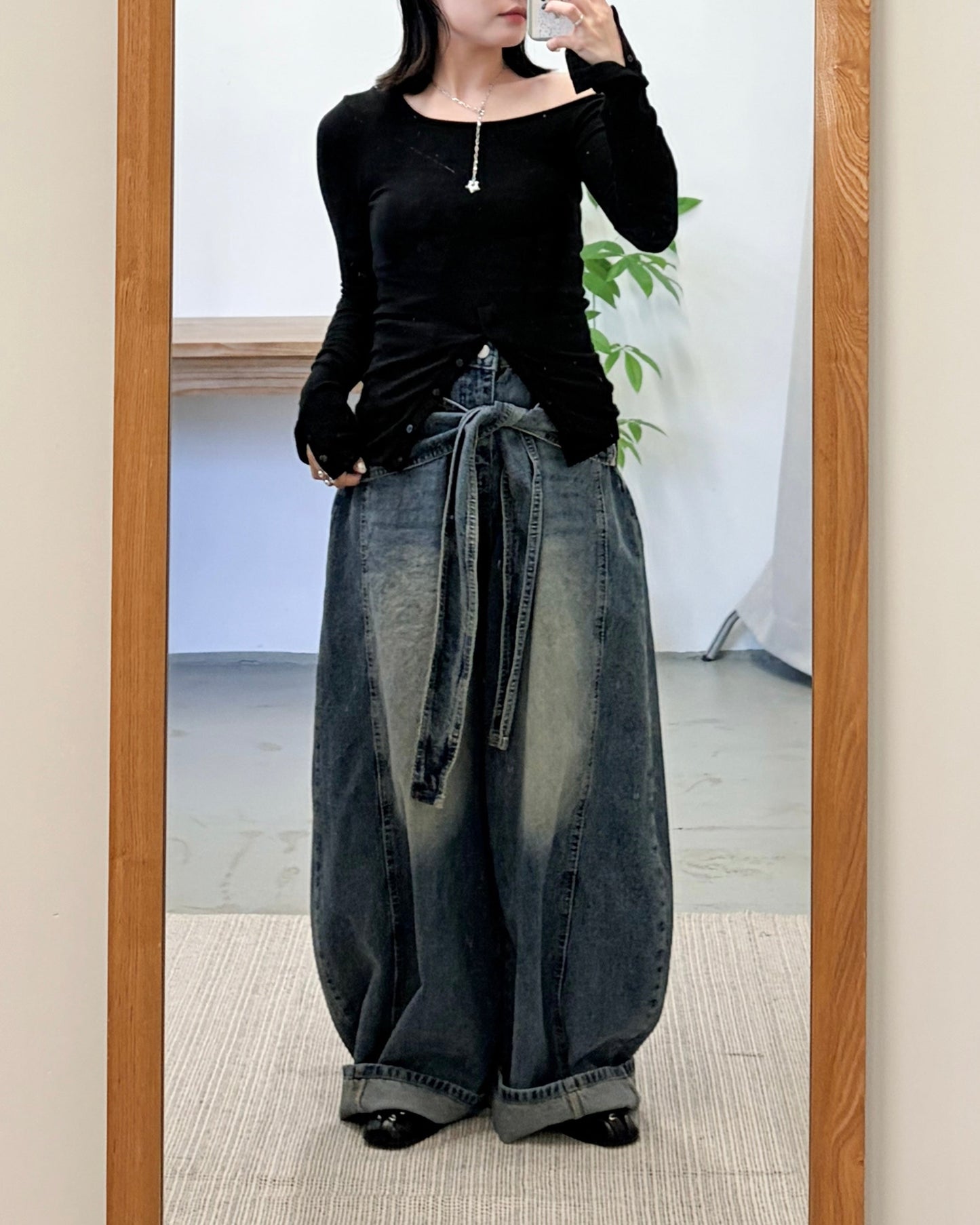 PT106- Design Ribbon Denim Jeans  ( S / M )