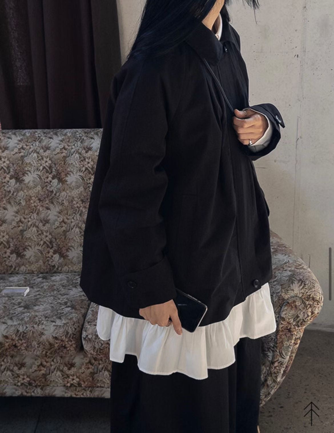 JK43- 打褶傘形薄外套 | Beige | Black