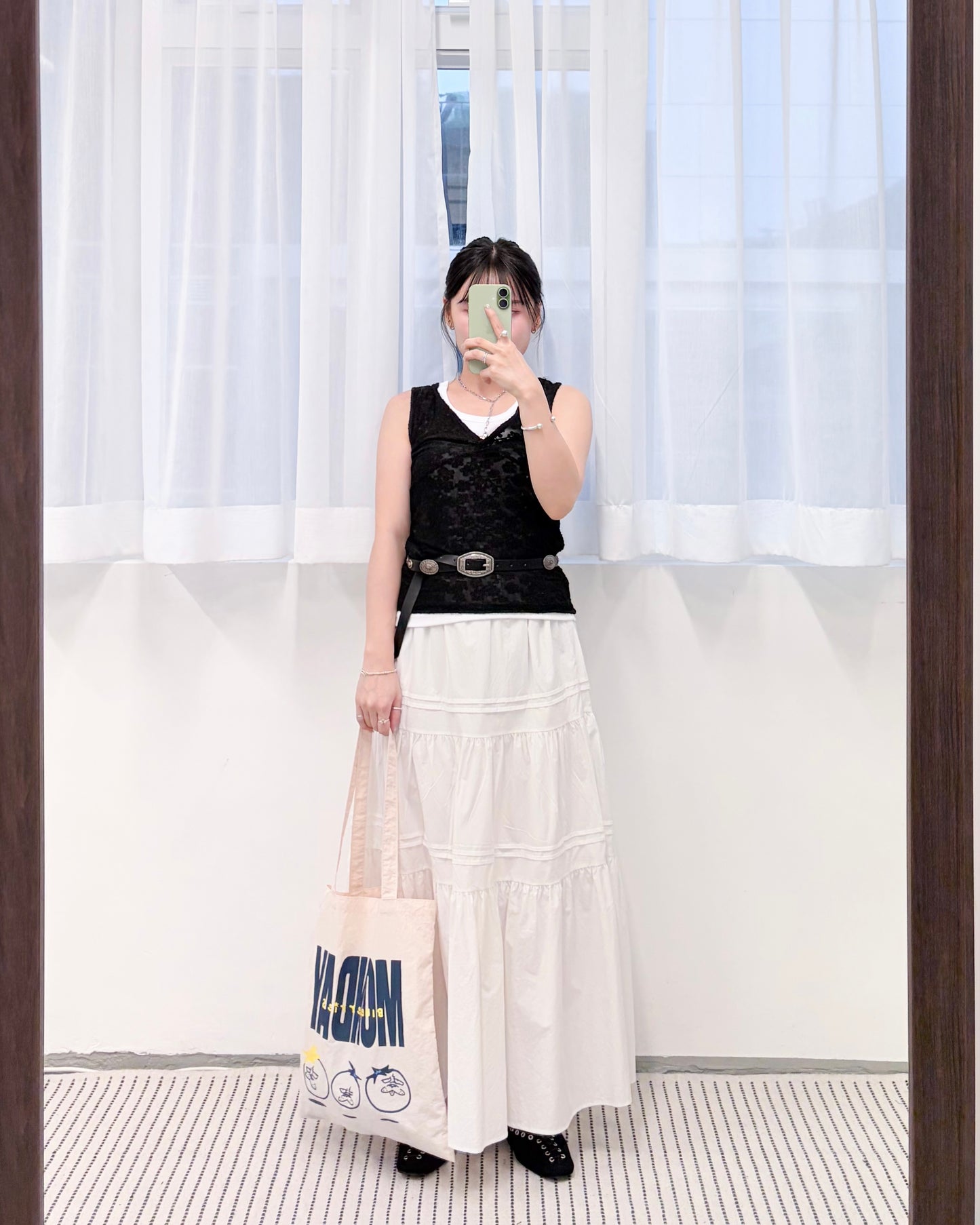 TP778- 暗花V Neck Vest | Ivory | Black