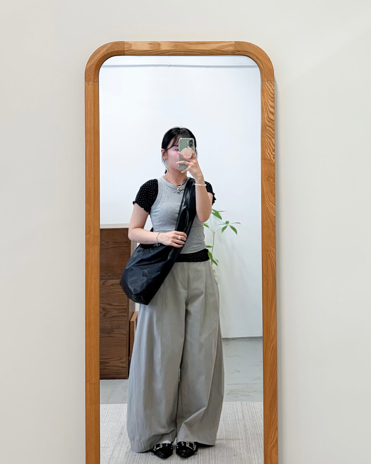 BG48- 2 Way Cushion Tote Bag | Grey Beige | Black