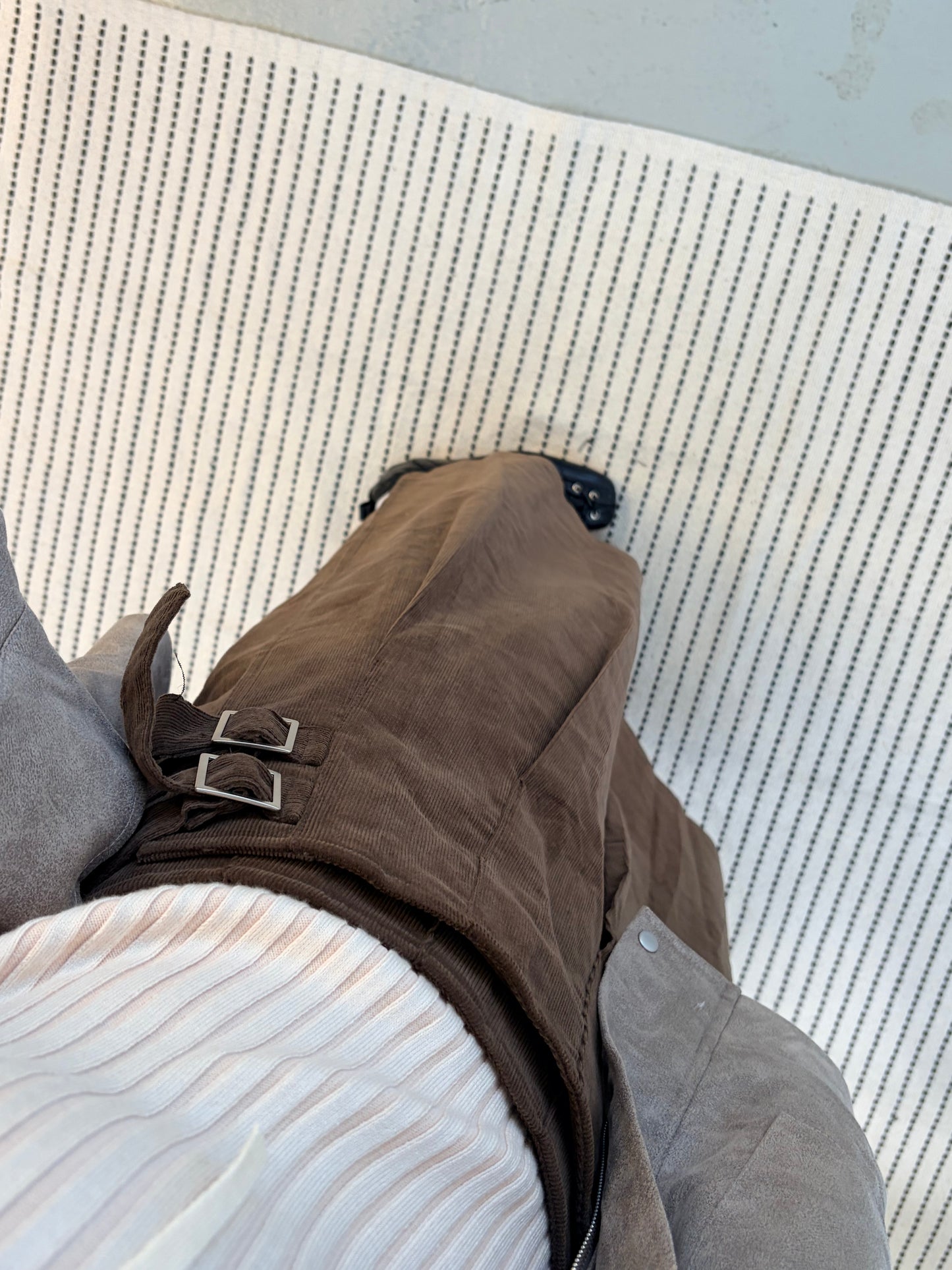 SK134- 燈芯絨一片打褶裙 | Brown | Black