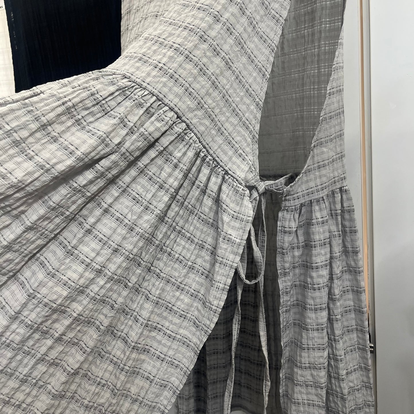 TP635- Big Cheked Side Ribbon Vest Layer | Grey
